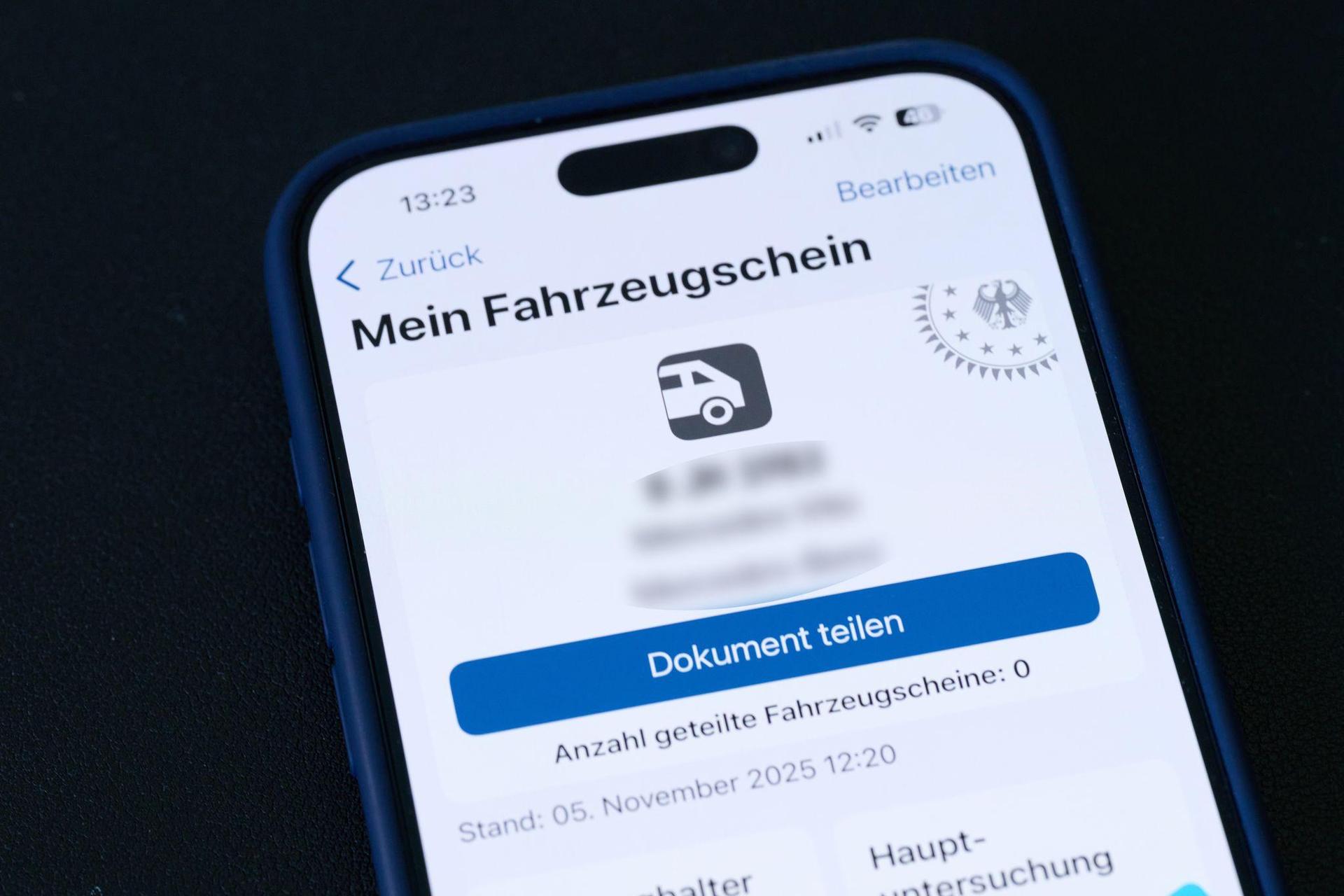 Das ist die neue App, in einer Testversion. (Bild: Jens Dudziak/dpa)