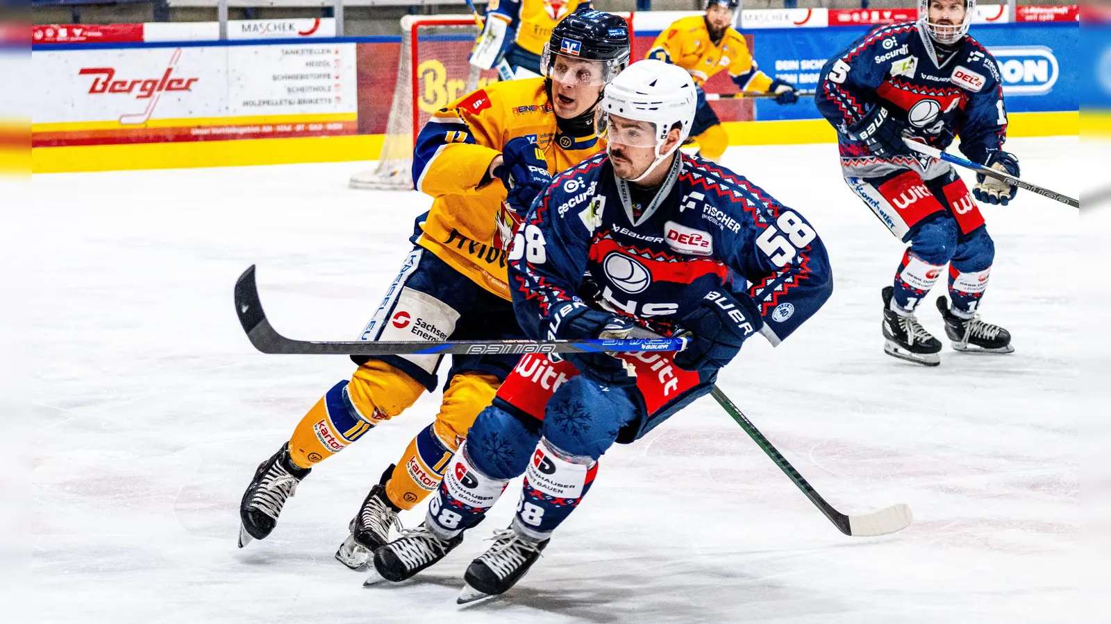 Diese beiden sind in der kommenden Spielzeit gemeinsam für die Blue Devils Weiden auf dem Eis: Charlie Jahnke (links) und Alex-Olivier Voyer. (Bild: Elke Englmaier)