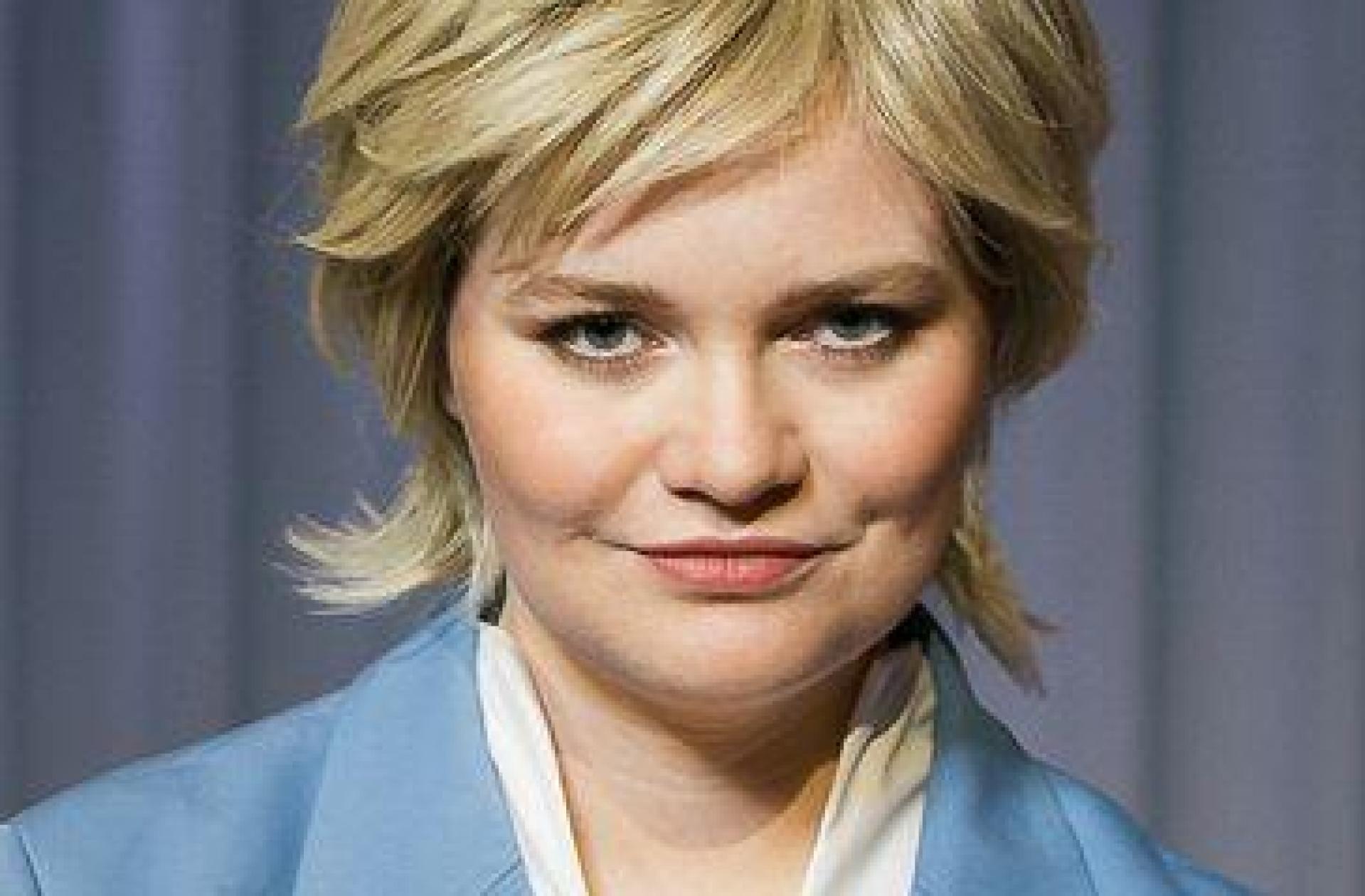 Autorin und Darstellerin Caro Worbs im „ZDF Magazin vor Ort“. (Bild: Lennart Speer/ZDF/dpa)