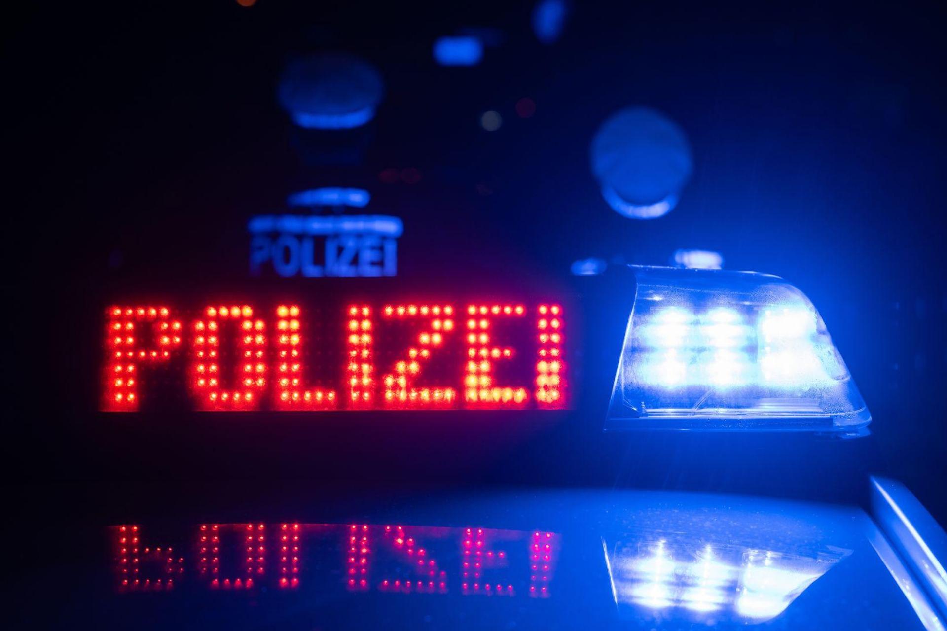 In Weiden wurden zwei Fahrräder gestohlen. Die Polizei sucht Zeugen. (Symbolbild: Marijan Murat/dpa)