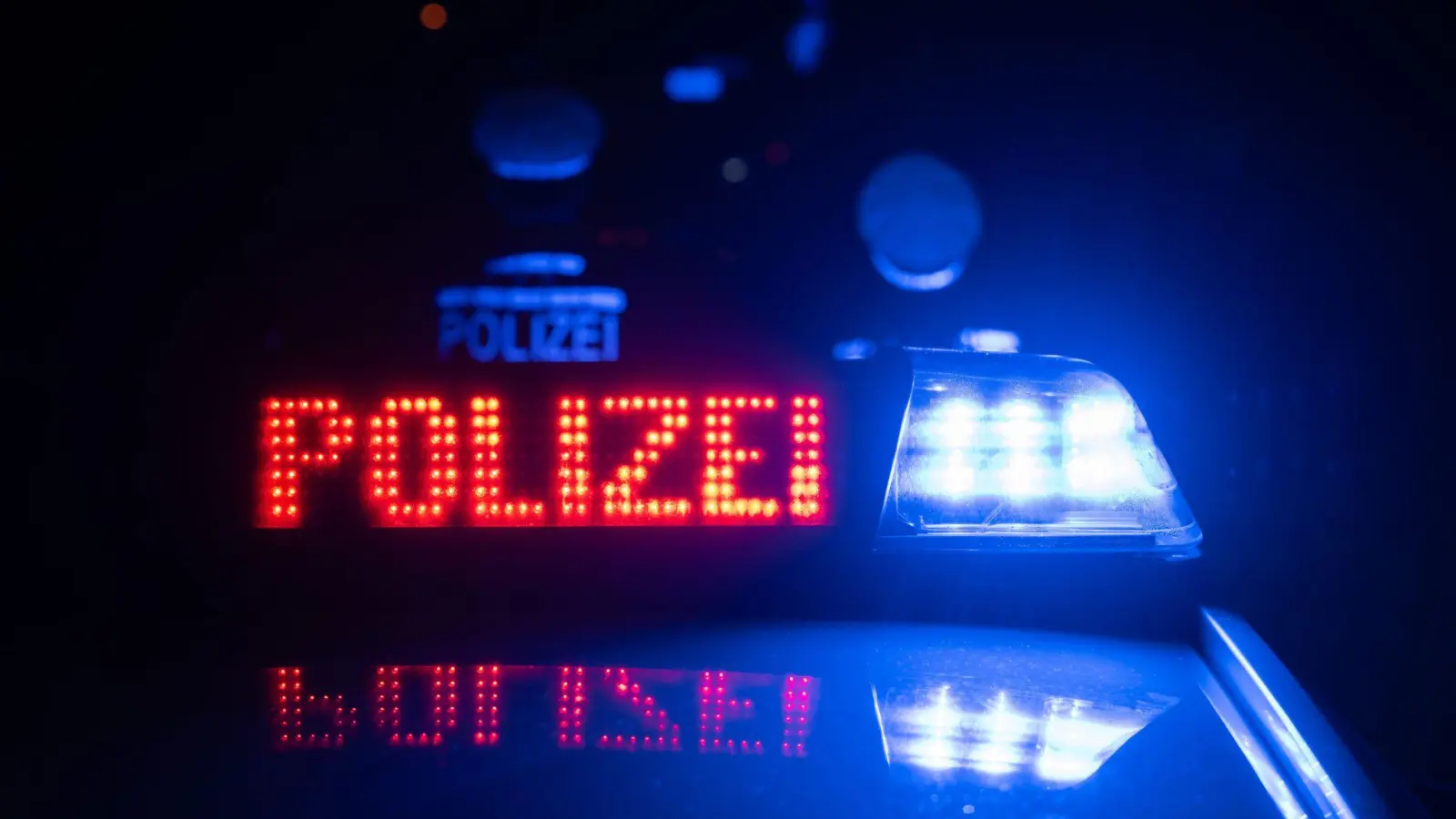 In Weiden wurden zwei Fahrräder gestohlen. Die Polizei sucht Zeugen. (Symbolbild: Marijan Murat/dpa)