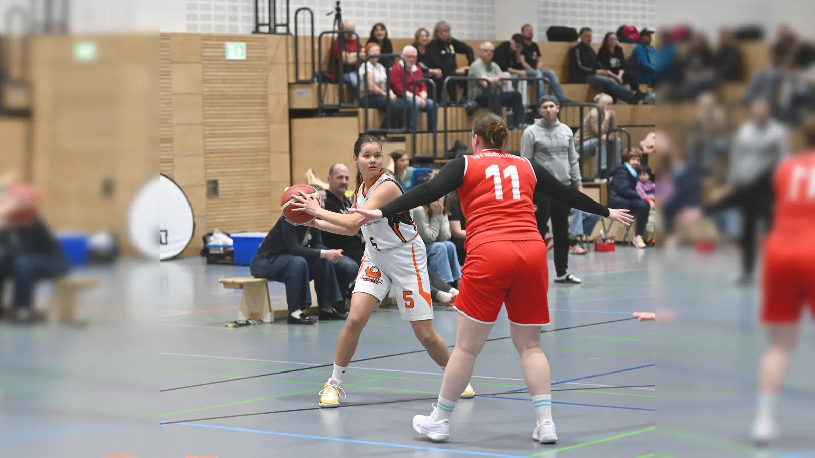 Auch Nachwuchsspielerinnen wie hier Pia Hauer im Hinspiel übernehmen beim erneuten Erfolg gegen den Tabellenvierten Nördlingen Verantwortung. (Bild: Tobias Schwarzmeier)