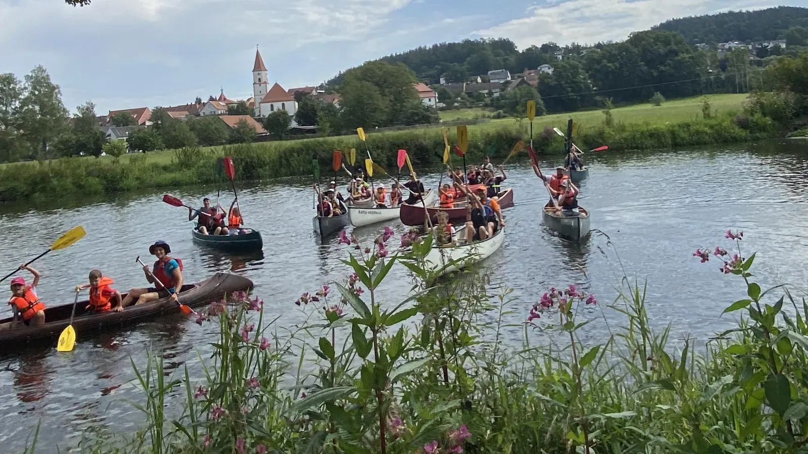 Im Ferienprogramm darf das Kanufahren nicht fehlen. (Archivbild: Stadtjugendrind Weiden)