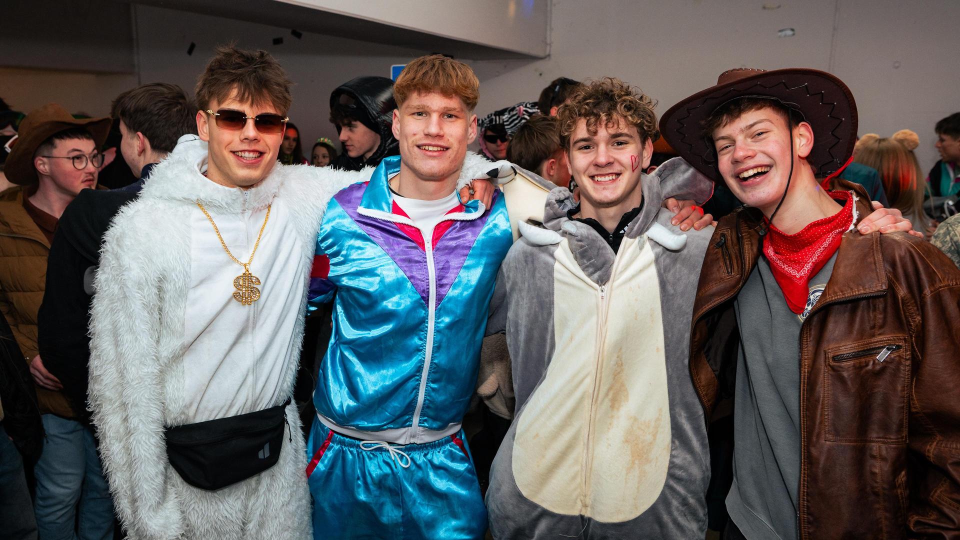 Erst Faschingszug, dann Afterparty in Neustadt. Wir haben die Bilder.  (Bild: Hannes Stock)