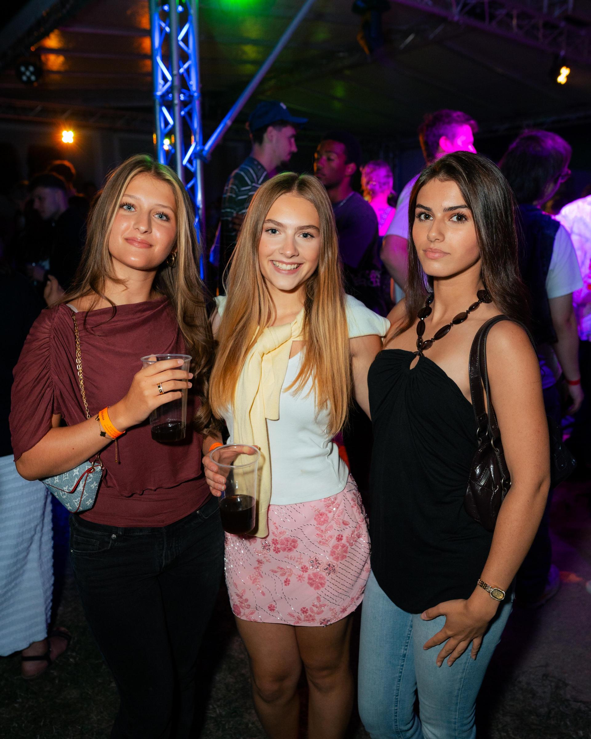 Bilder der Beach Party. (Bild: Hannes Stock)
