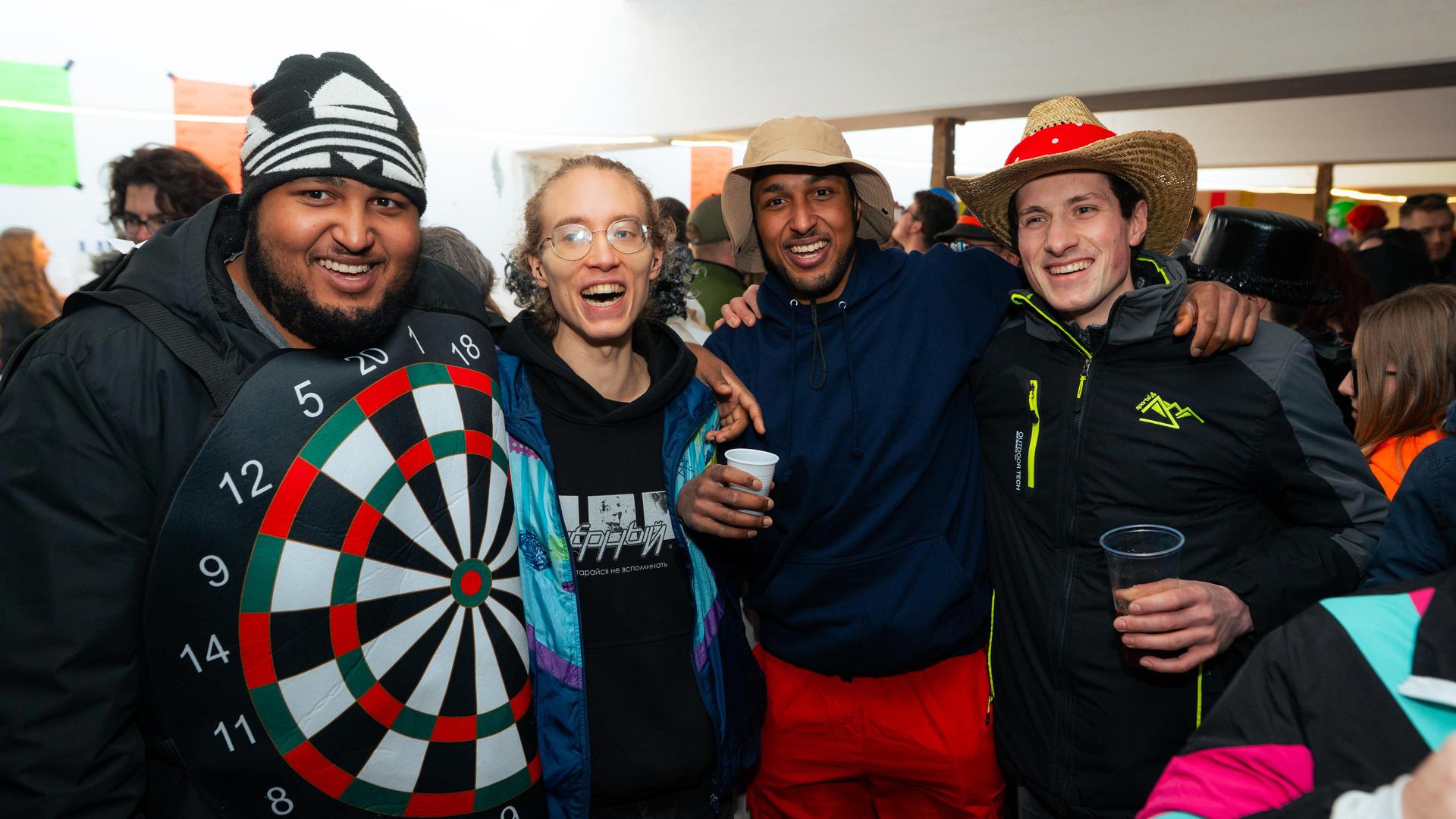 Erst Faschingszug, dann Afterparty in Neustadt. Wir haben die Bilder.  (Bild: Hannes Stock)