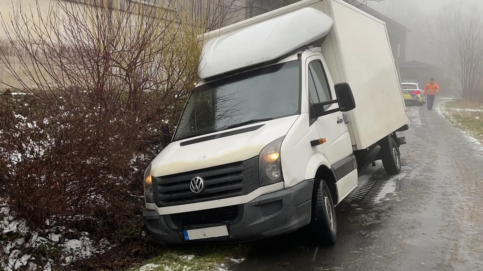 Eine Verkehrspanne mit dem Tatfahrzeug wurde den beiden Verdächtigen zum Verhängnis. (Bild: Polizeipräsidium Oberpfalz)
