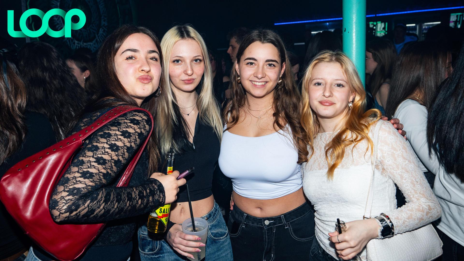 „Dark Glamour New Years Party”: Das war das Motto bei der Party am Freitag im Loop Weiden. (Bild: Hannes Stock)