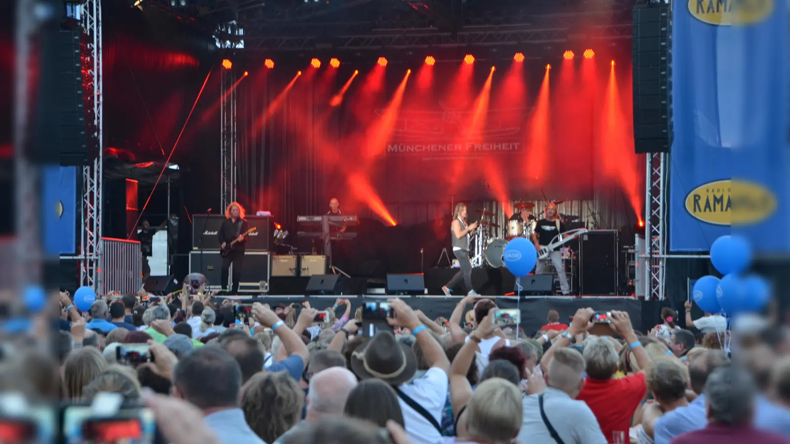 Am 12. Juli wird es beim Oberpfalz-Festival auf dem Tännesberger Sportplatz rockig. Das Bild zeigt das Open-Air im Jahr 2018. (Archivbild: dob)