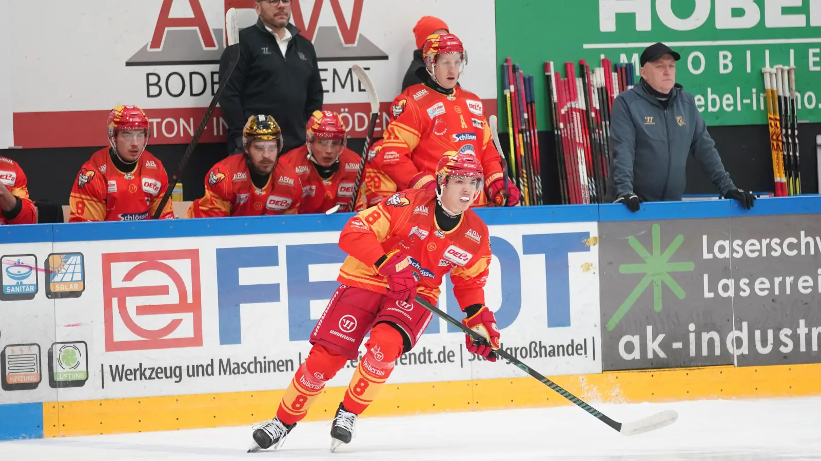 Georg Thal (vorne) wechselt vom ESV Kaufbeuren zu den Blue Devils Weiden. (Bild: Benjamin Lahr)