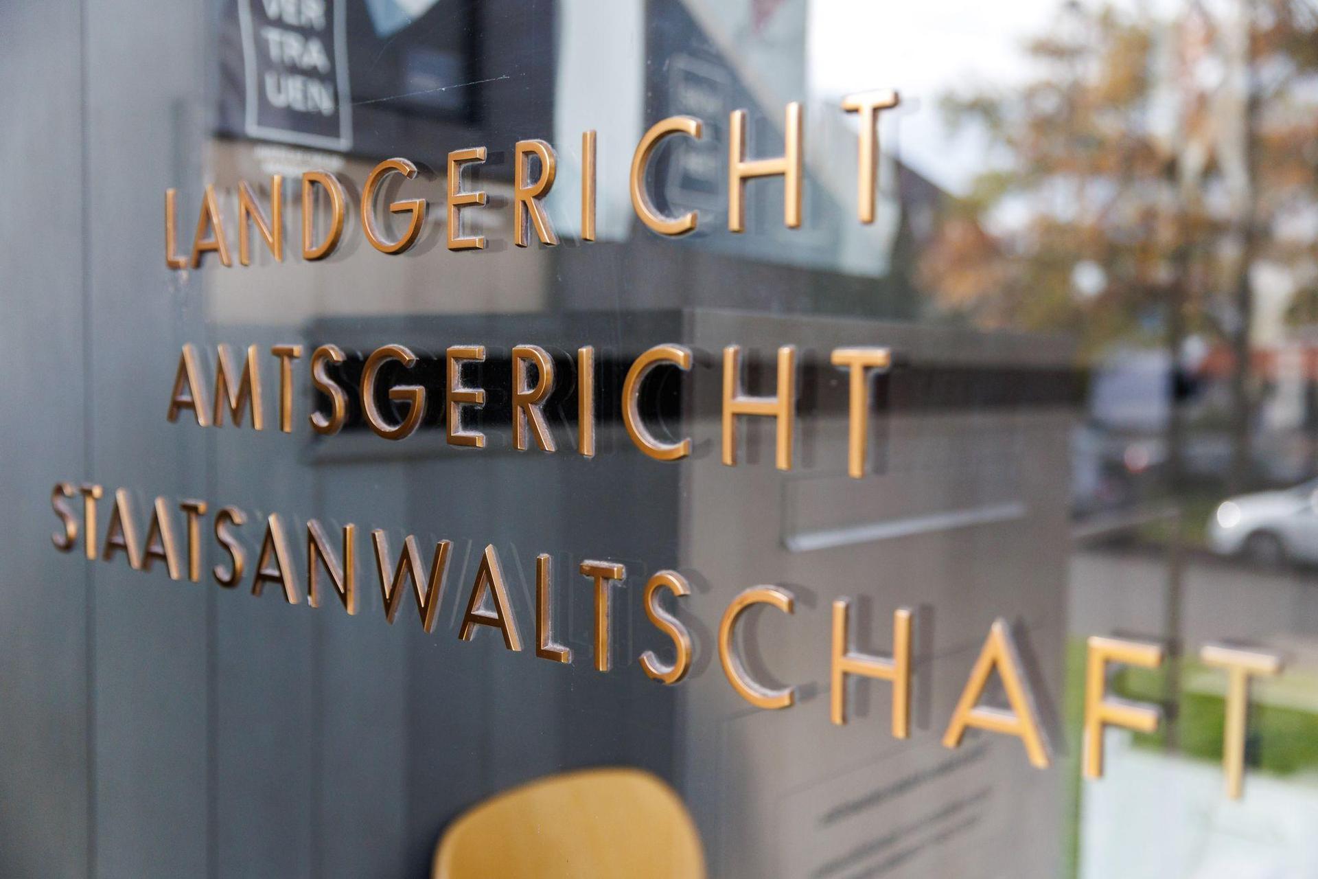 Am Montag ging der Insolvenzantrag der Lukas Anlagenbau GmbH beim Amtsgericht in Weiden ein. (Archivbild: Daniel Karmann/dpa)
