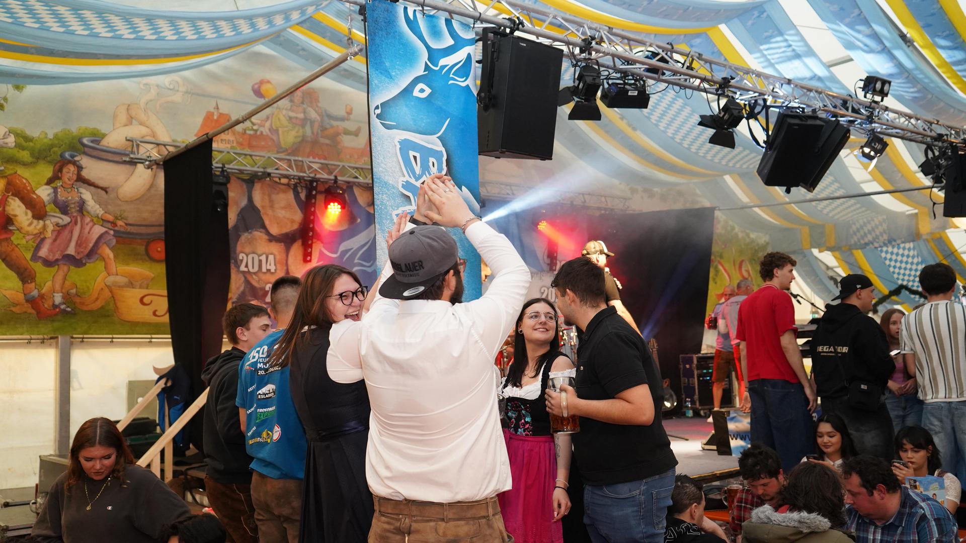 Der Frühlingsfest-Auftakt am Freitag. (Bild: mcl)