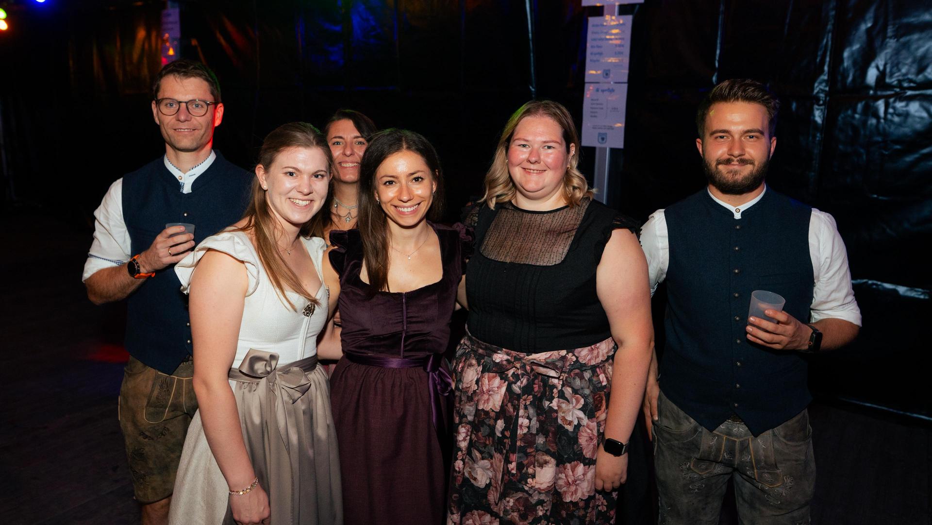 Sonntagabend auf der Pfreimder Kirwa. (Bild: Hannes Stock)