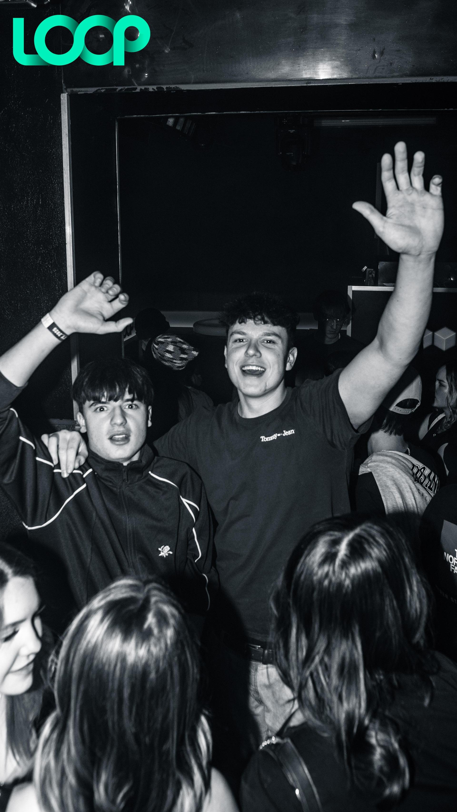 „Dark Glamour New Years Party”: Das war das Motto bei der Party am Freitag im Loop Weiden. (Bild: Hannes Stock)