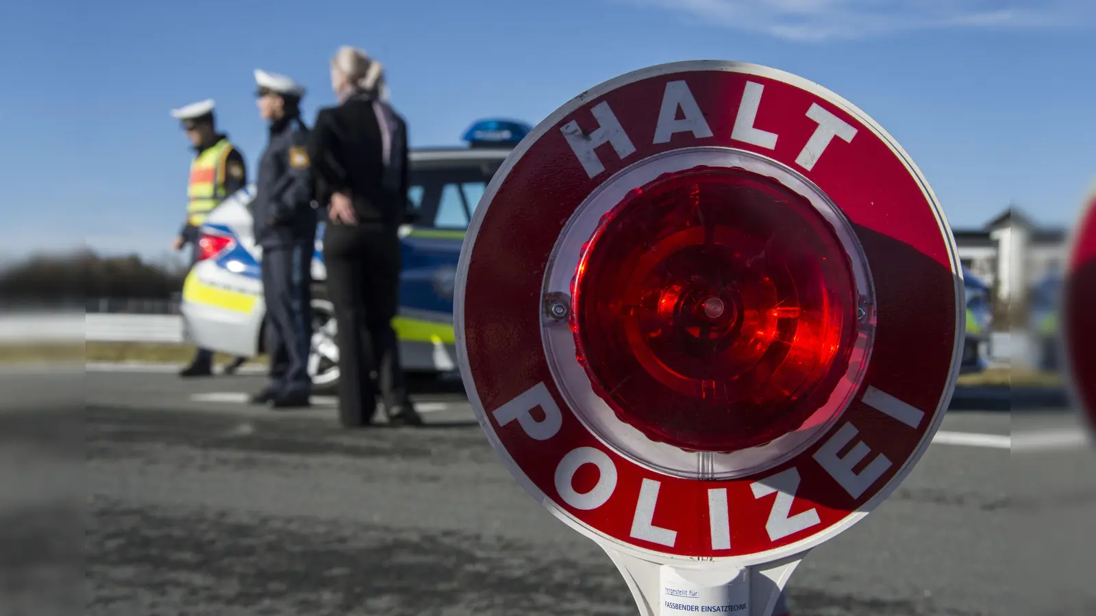 Beamte der Grenzpolizei Waidhaus haben bei Pleystein einen gesuchten Straftäter gestoppt. (Symbolbild: Alexandra Stolze)