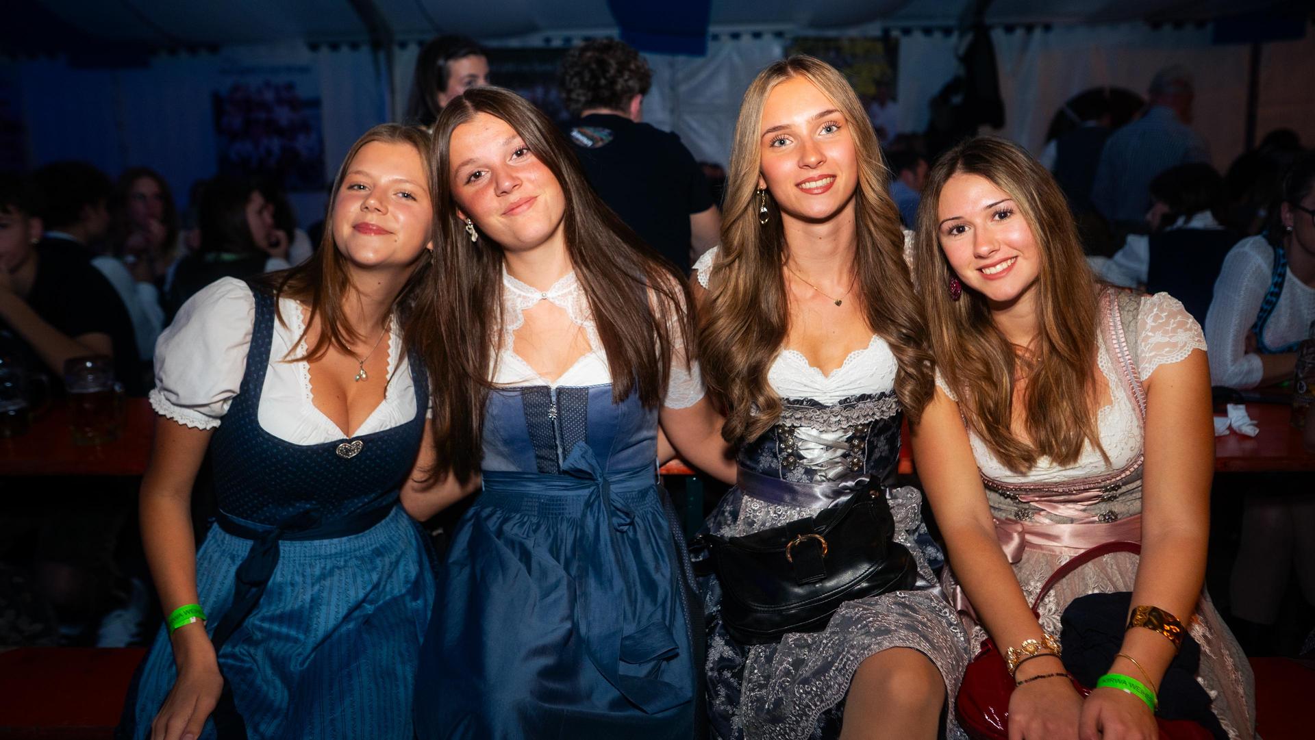 Alle Samstagsbilder der Kirwa in Weiherhammer. (Bild: Hannes Stock)