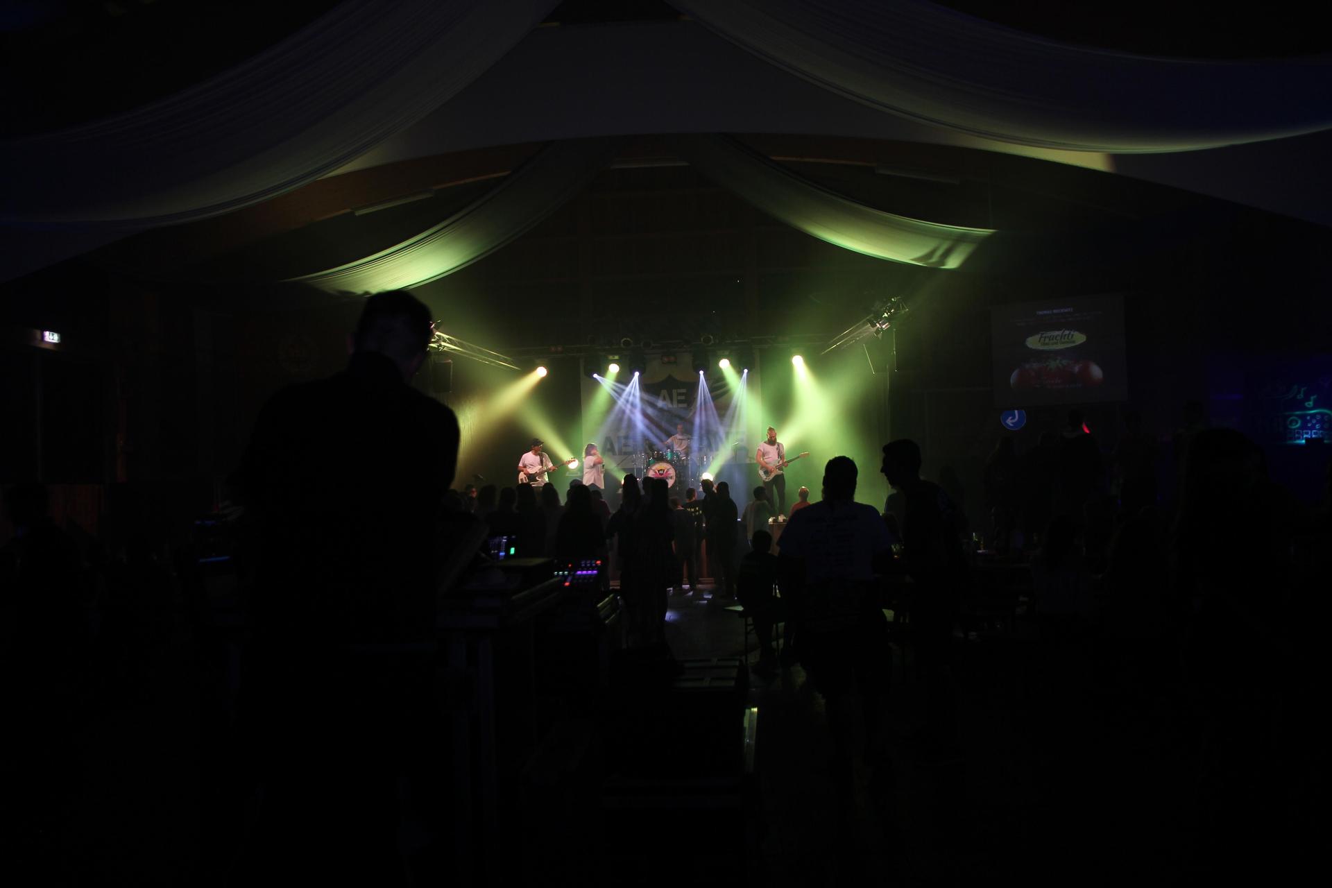 Die Band „Aeroplane” eröffnete am Freitag den Wurzer O'Schnitt. (Bild: Lea Stecher)