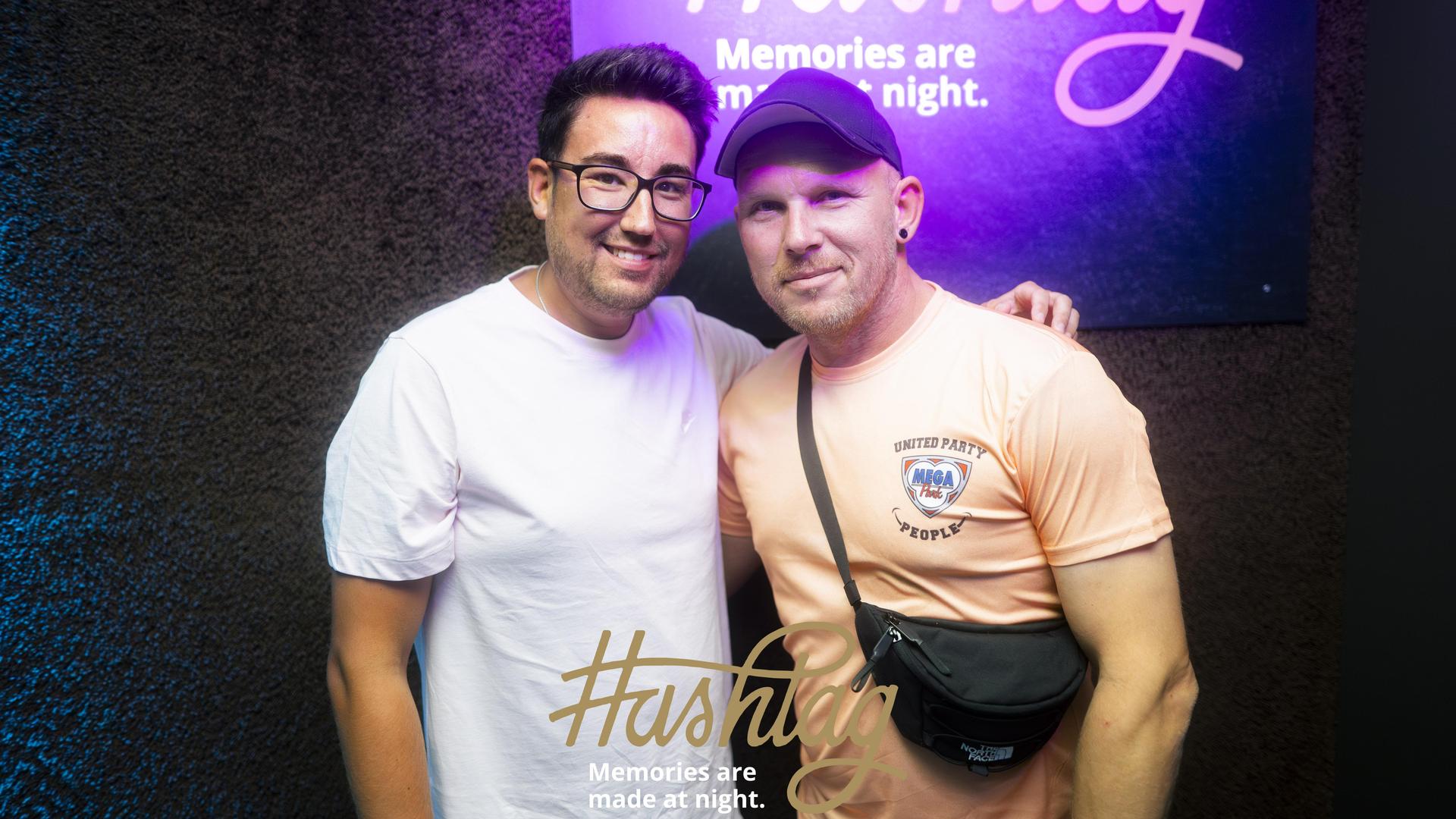 Auch am Tag nach „Weiden träumt” wird im Hashtag getanzt. DJ Avarro sorgt für den passenden Sound. (Bild: Hannes Stock)