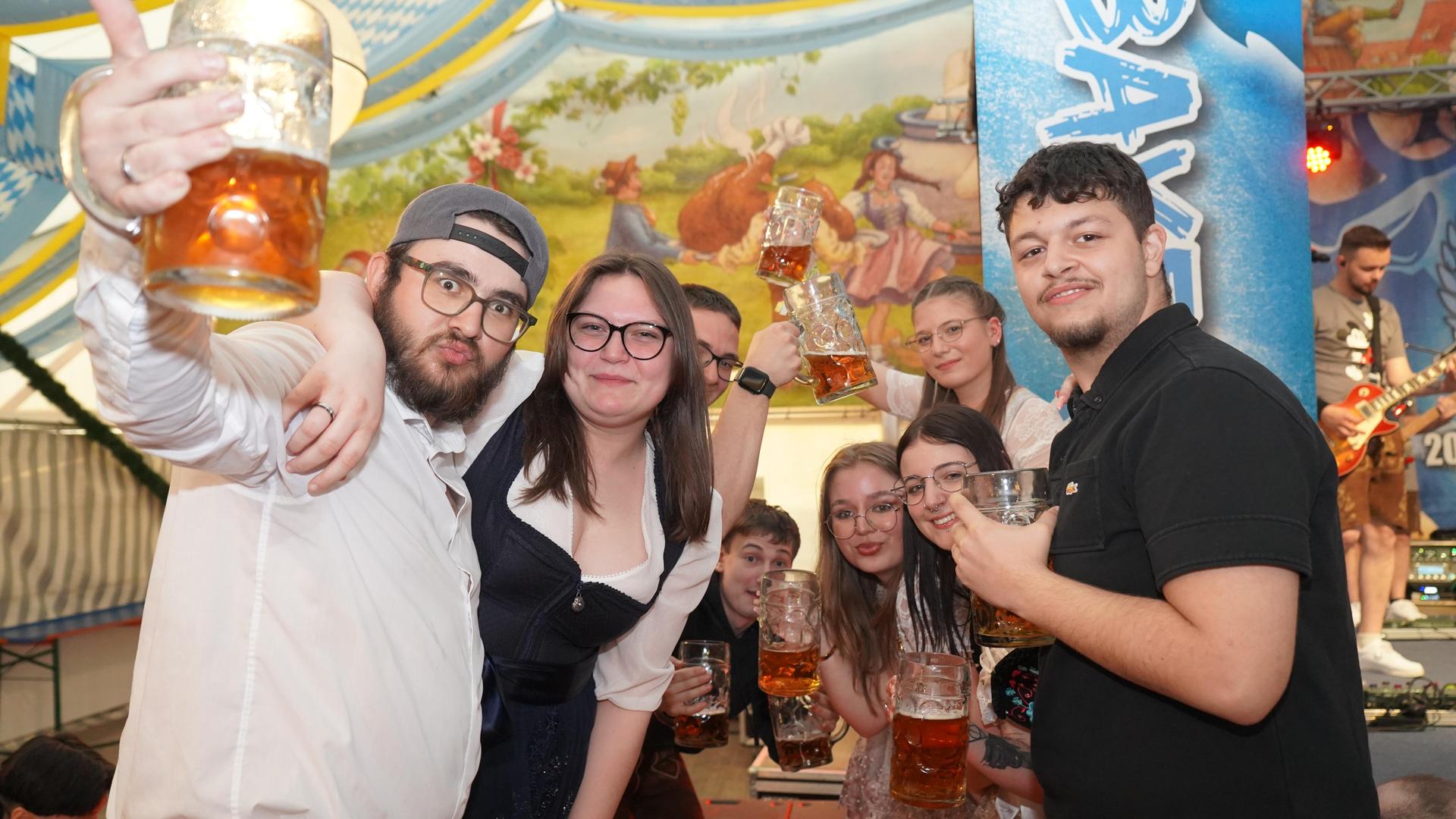 Der Frühlingsfest-Auftakt am Freitag. (Bild: mcl)