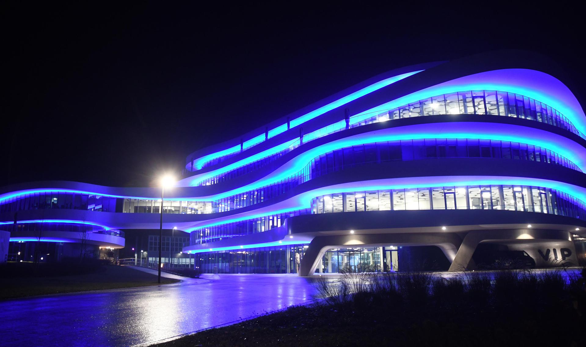 BHS Corrugated in Weiherhammer ist eine der Vorzeigefirmen der Oberpfalz. Wegen der schlechten gesamtwirtschaftlichen Lage plant nun offenbar aber auch das Unternehmen einen Stellenabbau. (Archivbild: Gabi Schönberger)