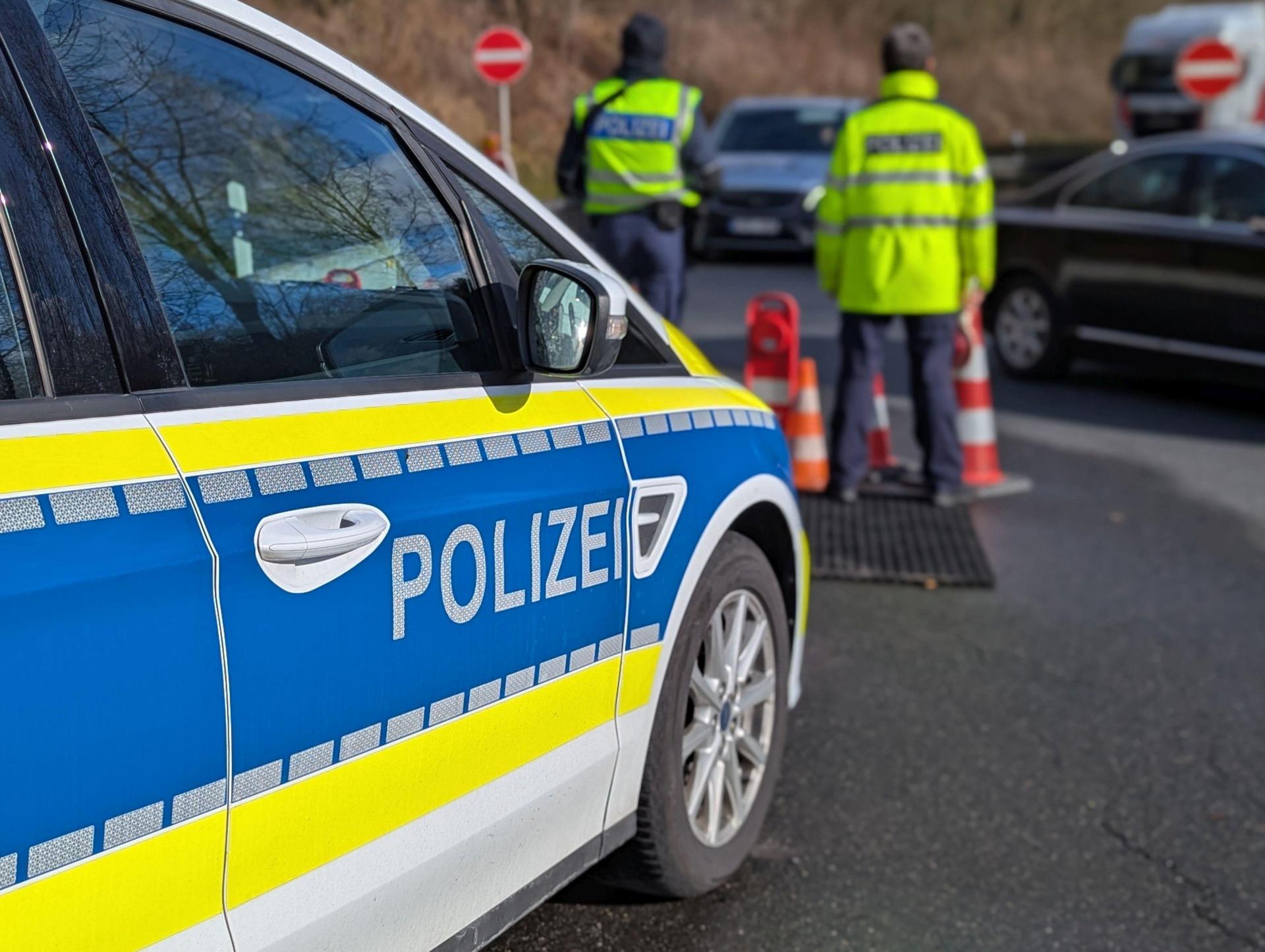 Weil gegen ihn ein Einreiseverbot und ein Haftbefehl vorlag, wurde an der A 6 ein Mann an der Einreise gehindert und festgenommen.  (Bild: Bundespolizei)