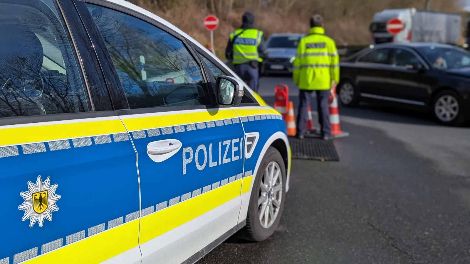 Weil gegen ihn ein Einreiseverbot und ein Haftbefehl vorlag, wurde an der A 6 ein Mann an der Einreise gehindert und festgenommen.  (Bild: Bundespolizei)
