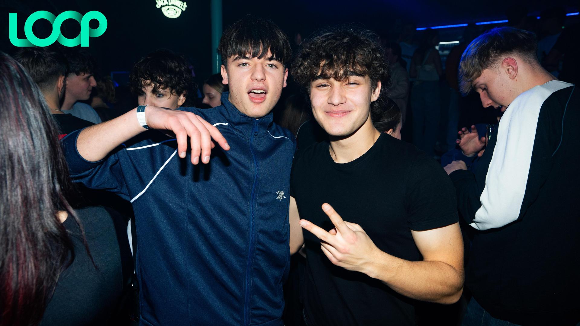 „Dark Glamour New Years Party”: Das war das Motto bei der Party am Freitag im Loop Weiden. (Bild: Hannes Stock)