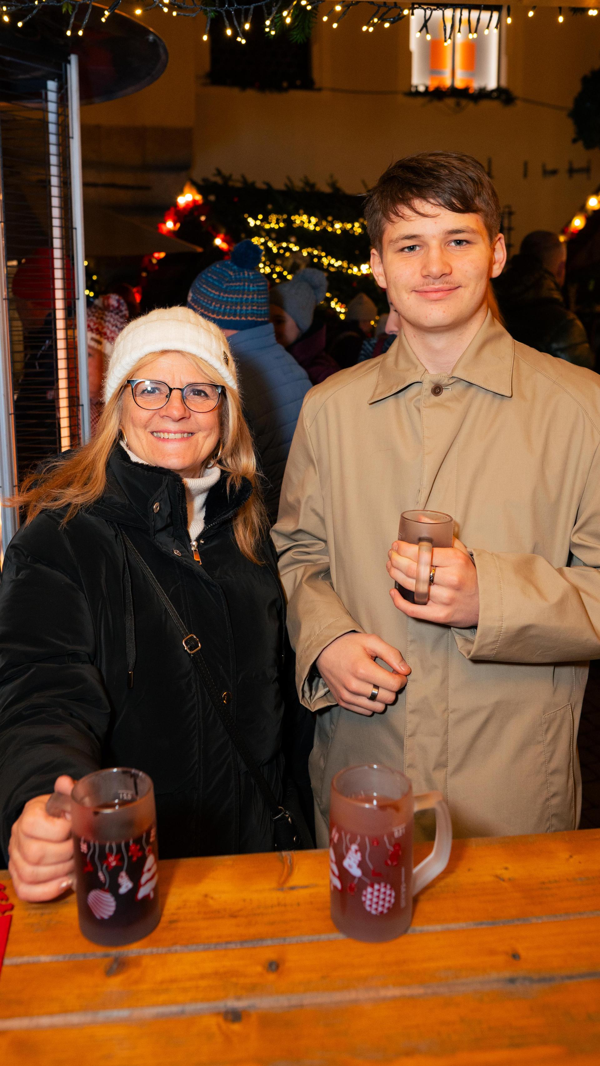 Fotos vom Weidener Weihnachtsmarkt am Freitag.  (Bild: Hannes Stock)