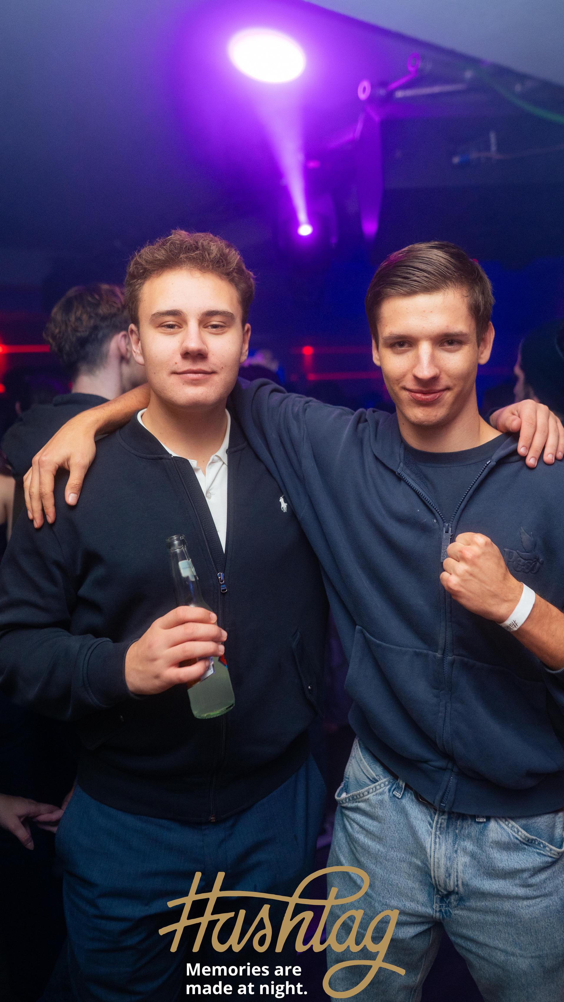 Am Dienstag wurde im Hashtag die Abgabe der Seminararbeiten gefeiert.  (Bild: Hannes Stock)