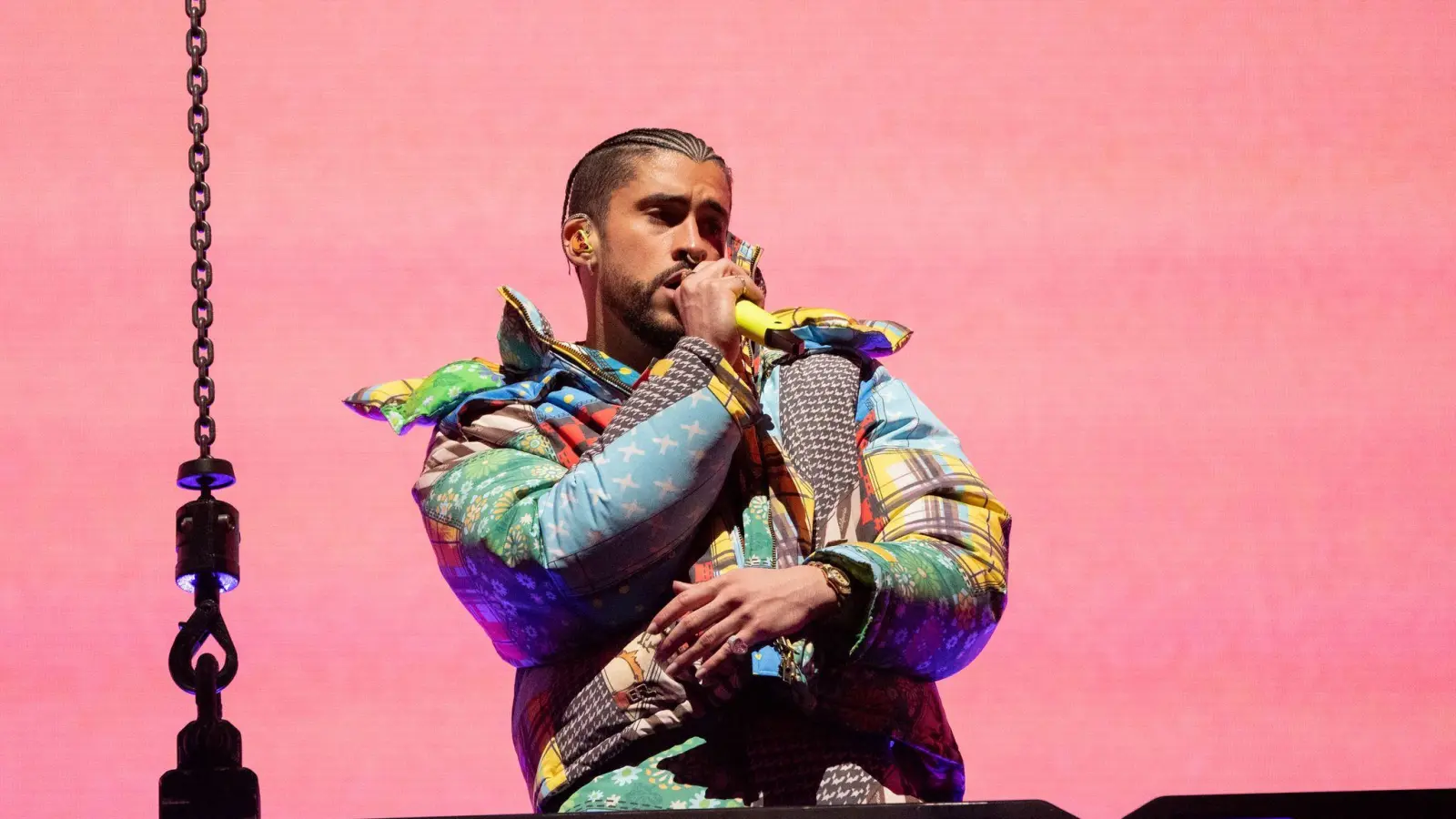 Bad Bunny beim Coachella 2023. (Bild: Amy Harris/Invision/AP/dpa)