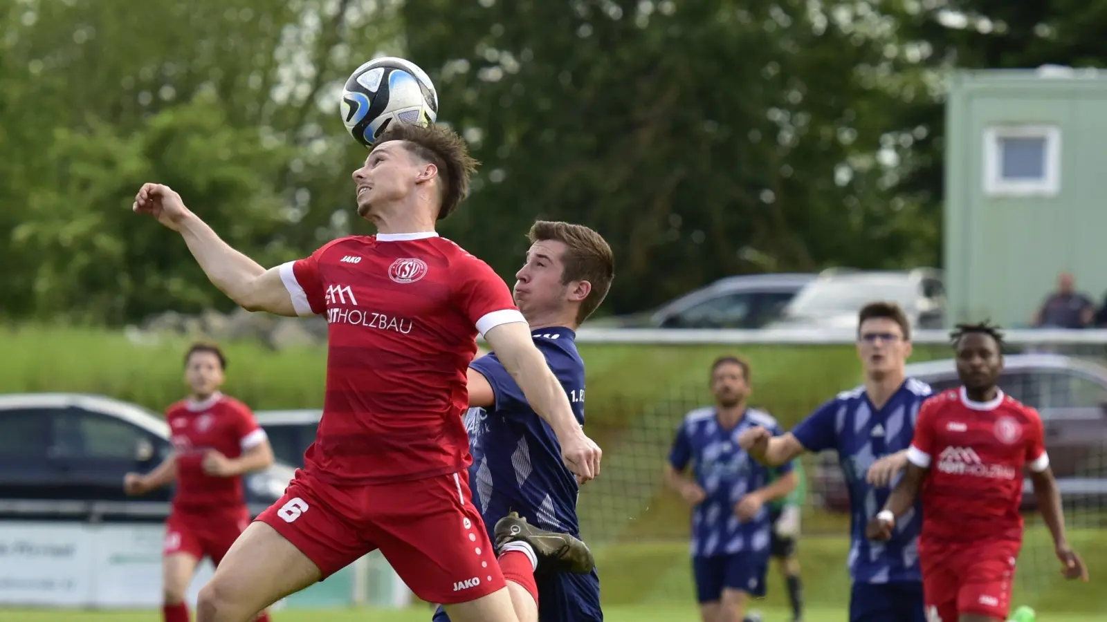 Jonas Ambrosch (vorne) kehrt zum TSV Tännesberg zurück. (Bild: mr)