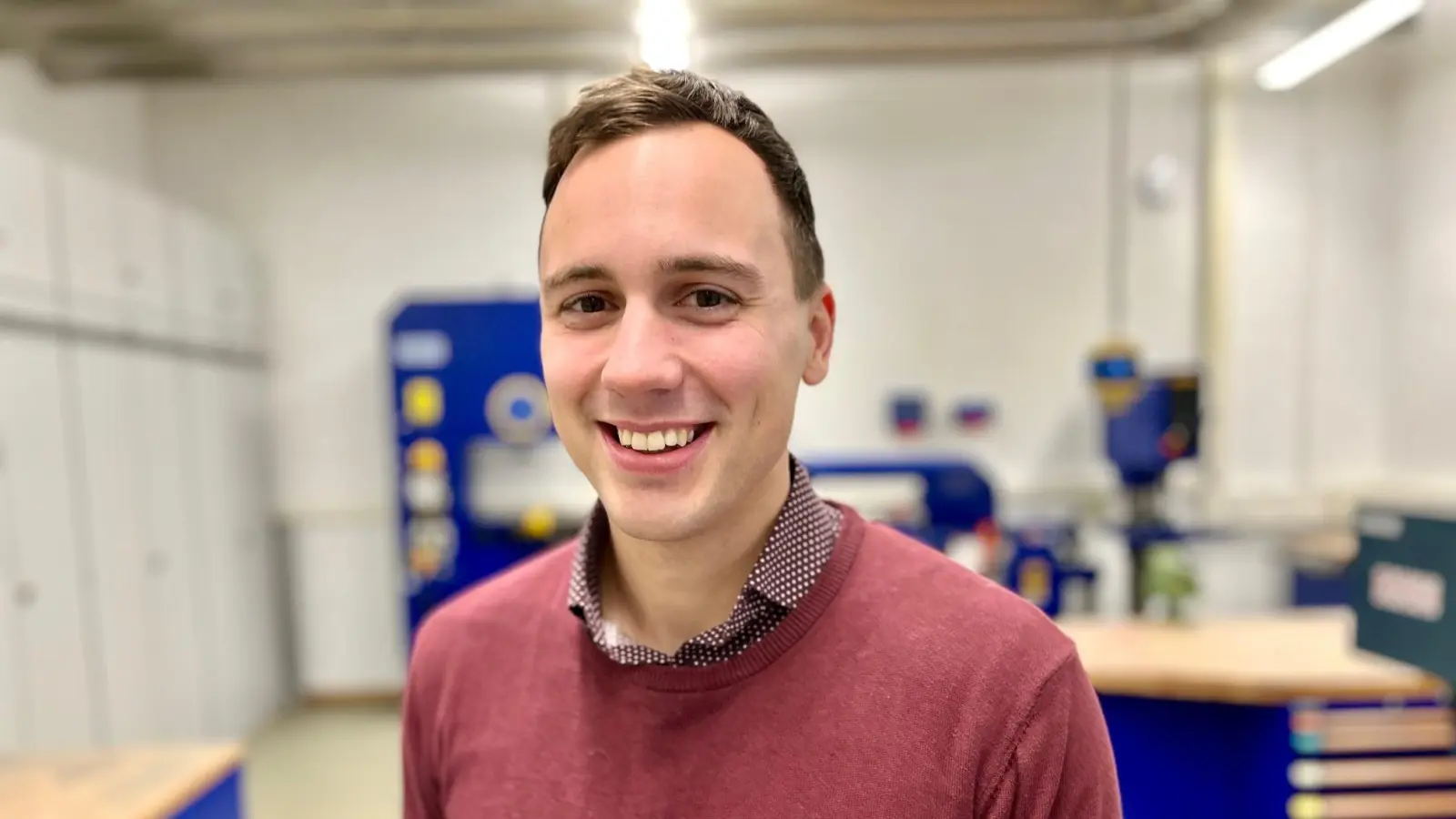 Im Labor ist er in seinem Element: Seit vergangenem Oktober forscht Andreas Dörner, 28, an der OTH in Weiden.  (Bild: Gabi Schönberger)
