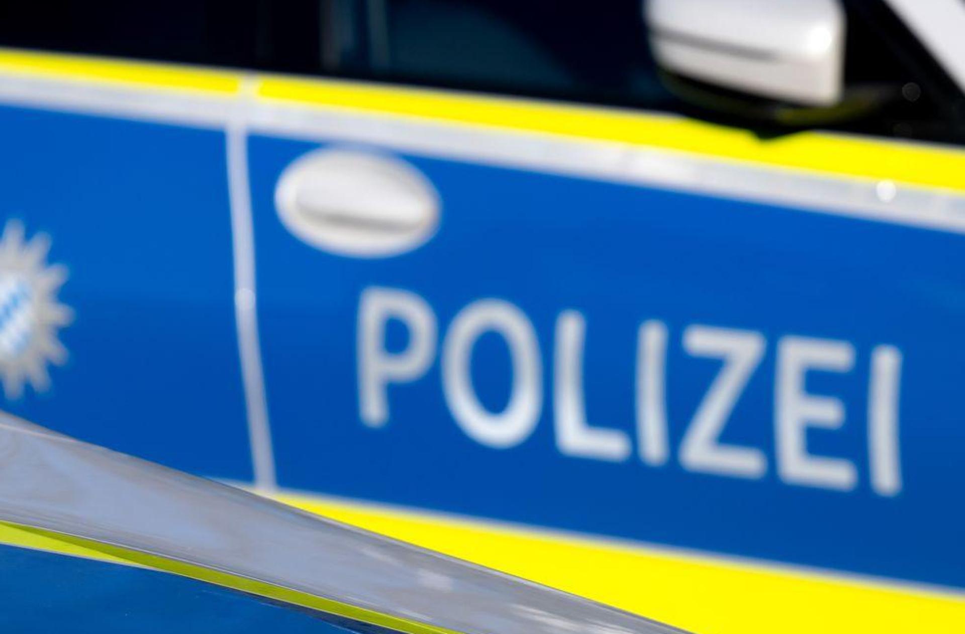 In Weiden kam es zu einem Verkehrsunfall mit zwei Verletzten. (Symbolbild: Sven Hoppe/dpa)