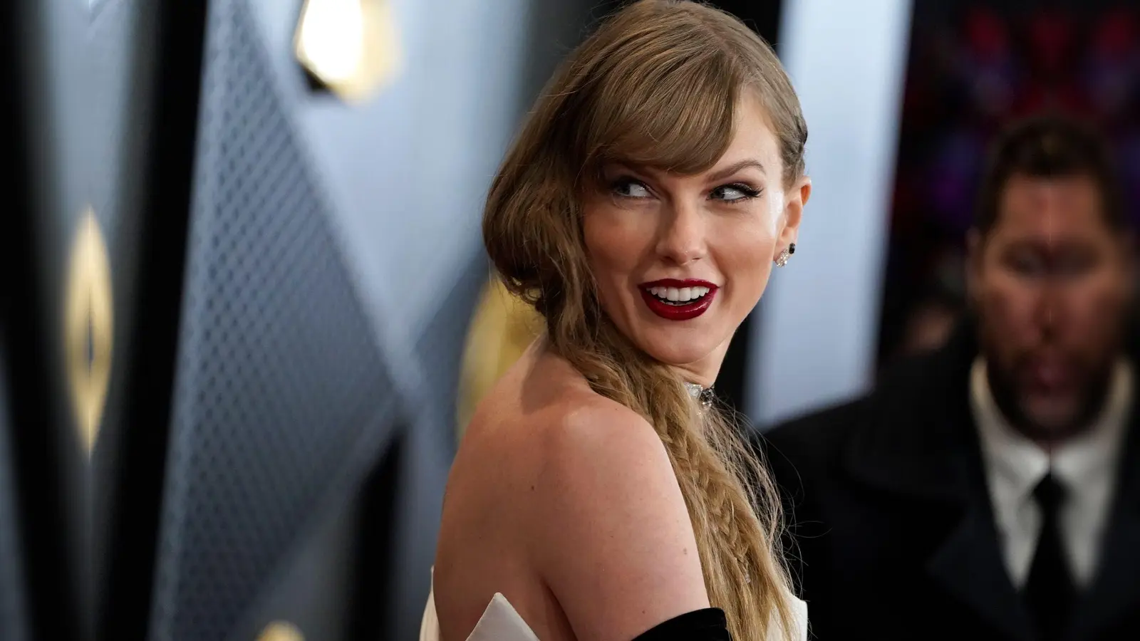 Auch Songs von Taylor Swift wurden von Wissenschaftlern auf ihre Text-Qualität untersucht.  (Bild: Jordan Strauss/Invision/AP/dpa)