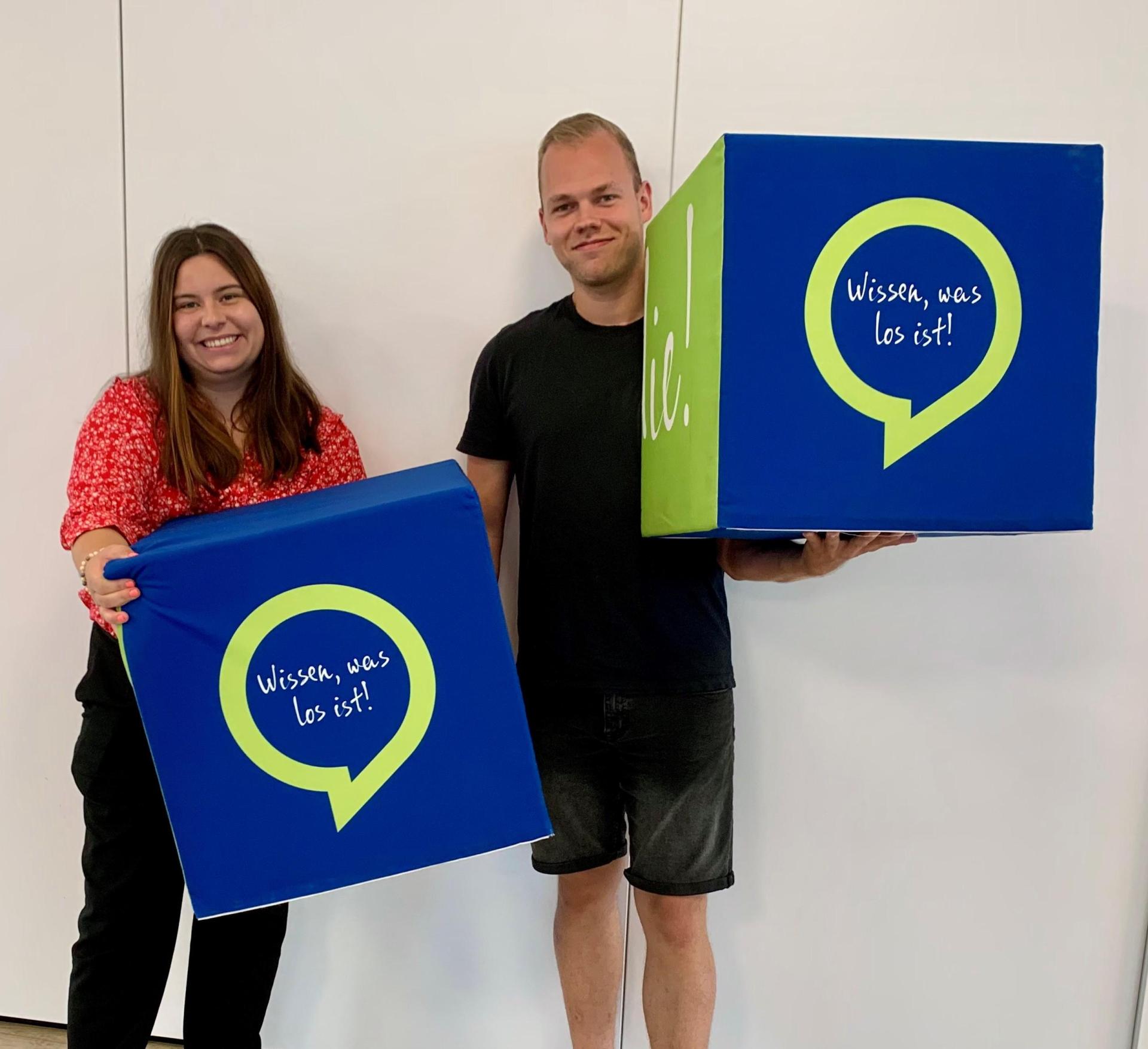 Lena Renner und Marco Klünter: Sie erzählen, wie es so läuft in der Ausbildung der Medienkaufleute Digital und Print bei Oberpfalz-Medien. (Bild: mia)