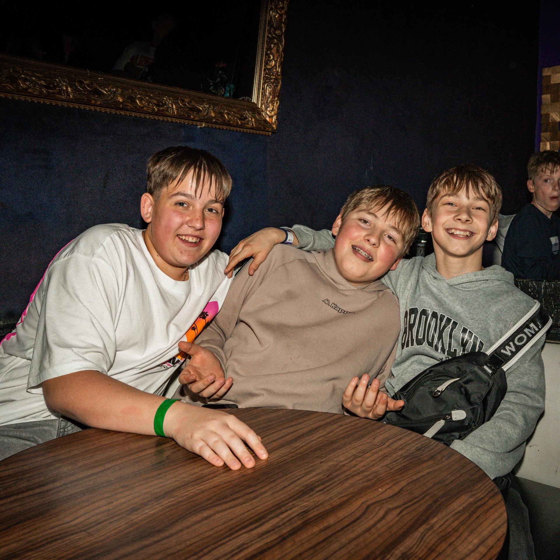 Die Teenieparty im La Belle Waidhaus. (Bild: Timo Kraus)