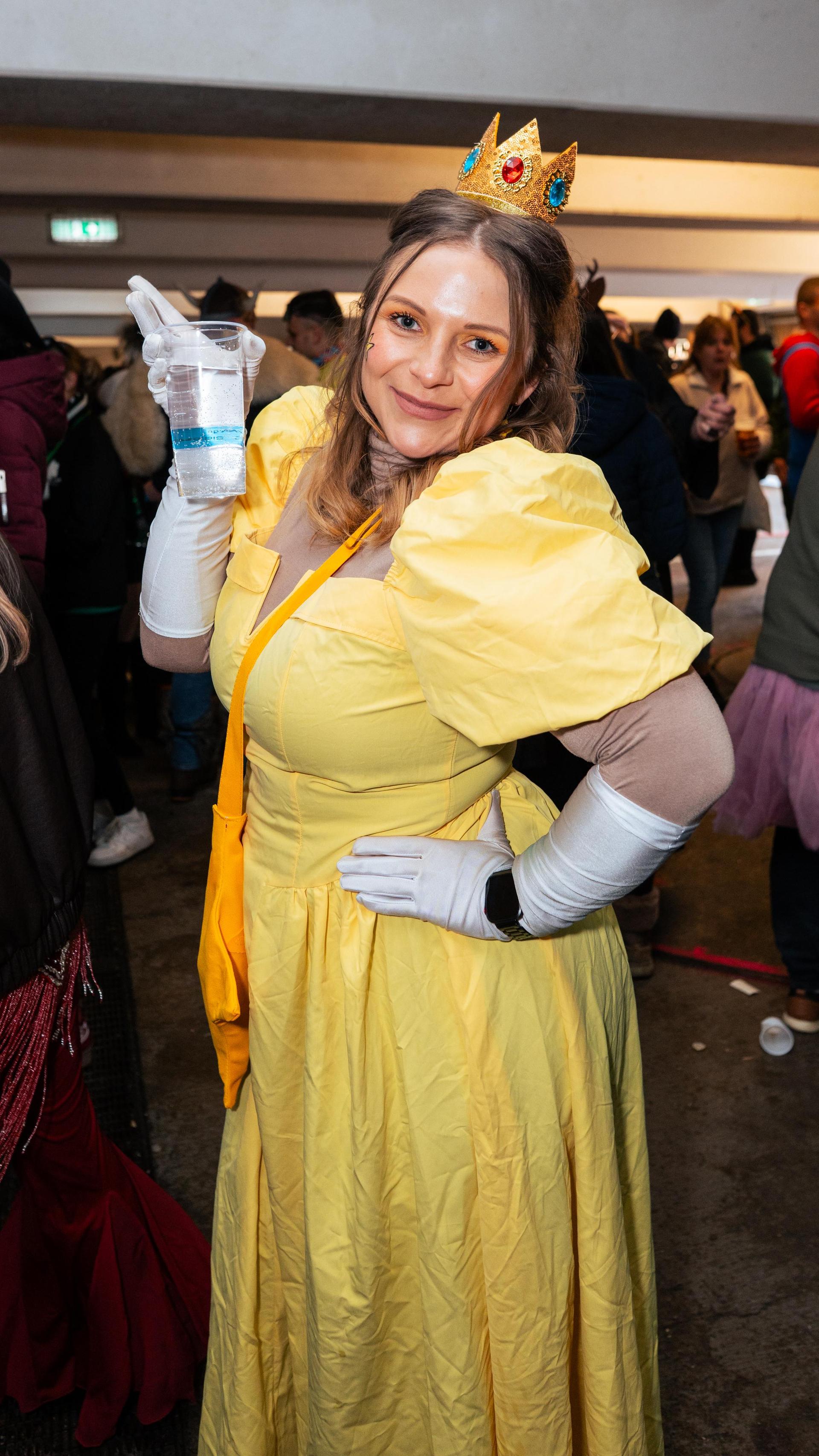 Erst Faschingszug, dann Afterparty in Neustadt. Wir haben die Bilder.  (Bild: Hannes Stock)