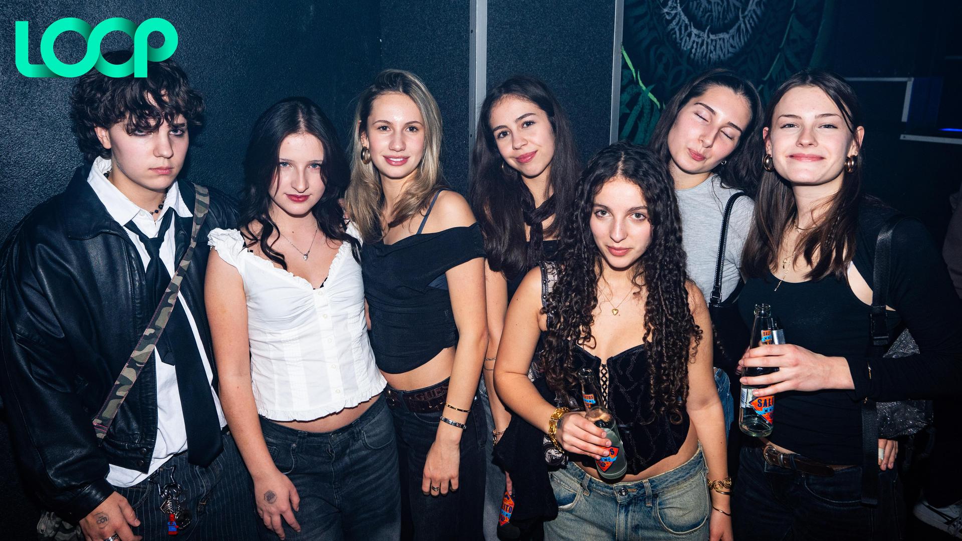 „Dark Glamour New Years Party”: Das war das Motto bei der Party am Freitag im Loop Weiden. (Bild: Hannes Stock)