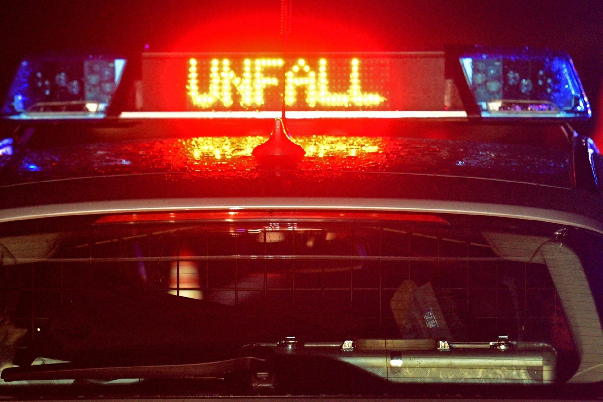 Nach einem Unfall in den frühen Morgenstunden ist die A 93 zwischen Selb-West und Höchstädt in beide Fahrtrichtungen gesperrt.  (Symbolbild: Stefan Puchner)