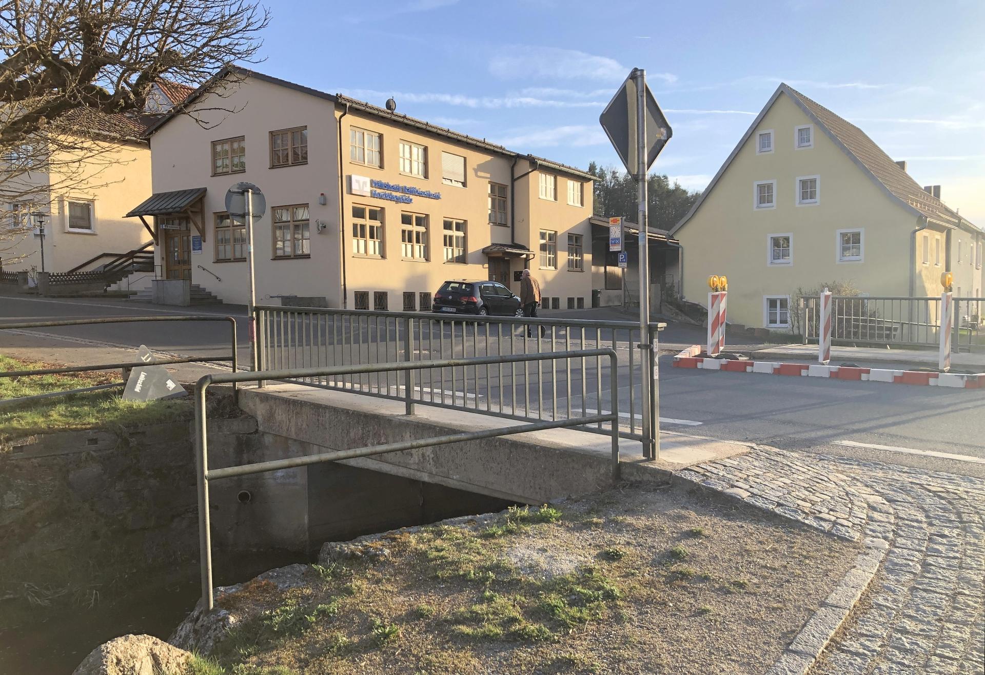 Die Netzbachbrücke in Falkenberg muss neu gebaut werden. (Archivbild: wro)