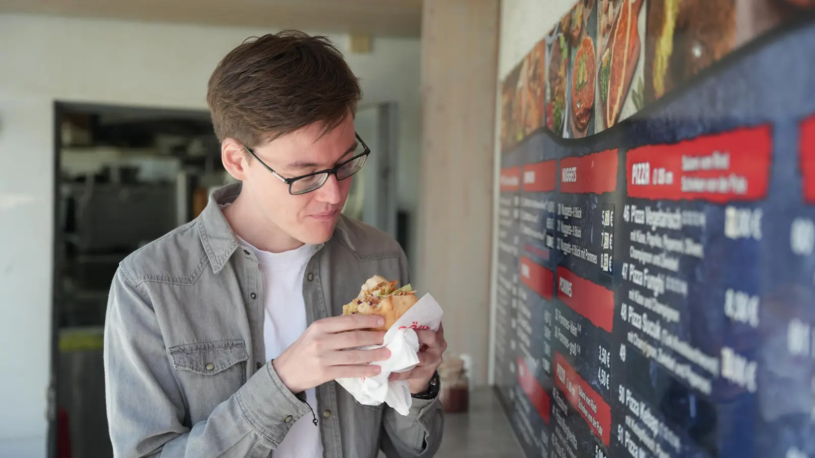 Kulinarische Recherche in Weiden – der Döner-Test im Selbstversuch (Bild: Marina Gube)