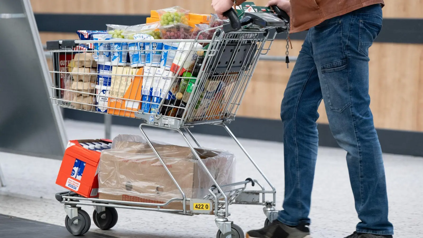 Eschenbach bekommt einen neuen Discounter – inklusive Metzgerei und Bäckerei.  (Symbolbild: Sebastian Kahnert/dpa)