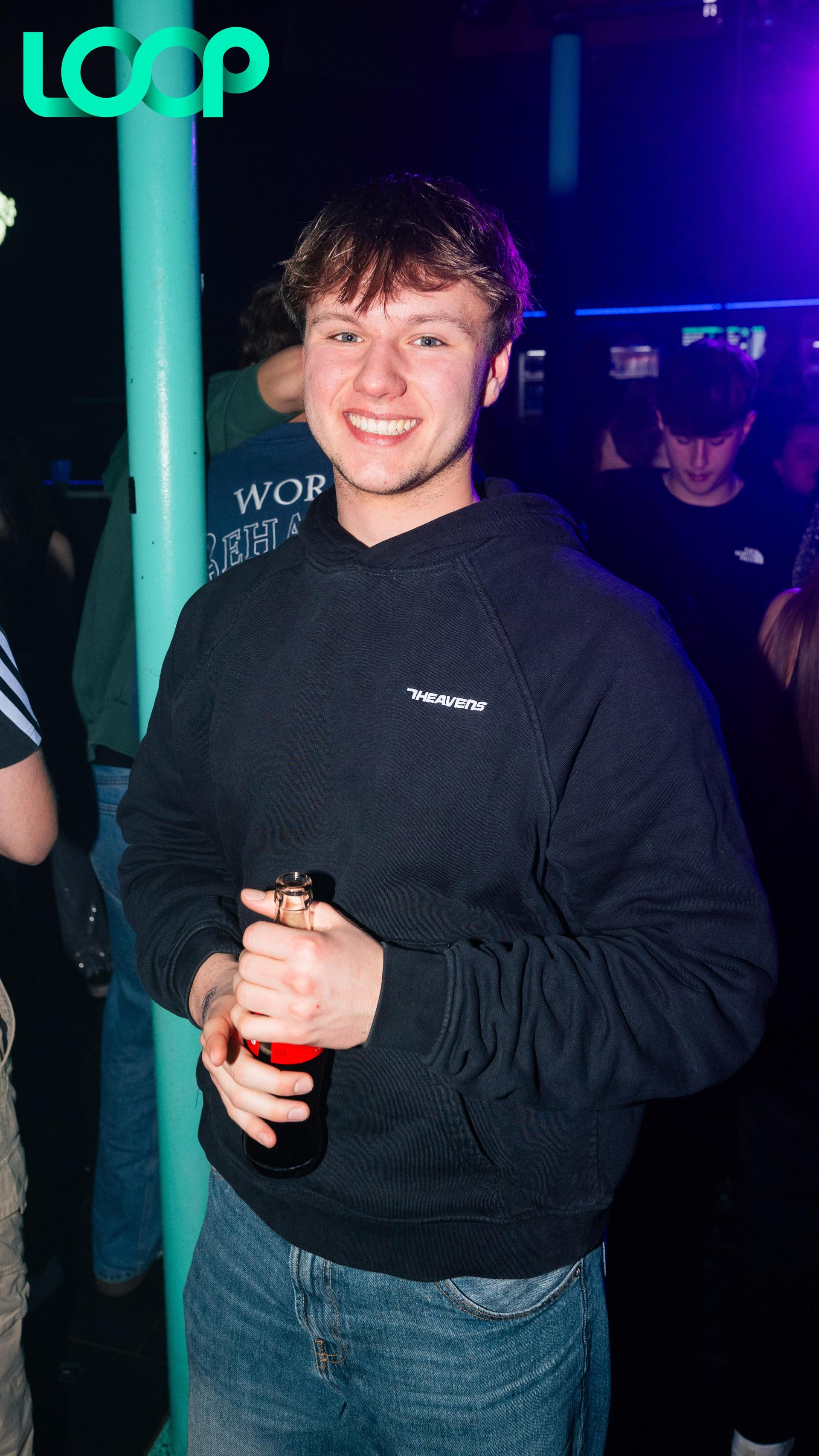 „Dark Glamour New Years Party”: Das war das Motto bei der Party am Freitag im Loop Weiden. (Bild: Hannes Stock)