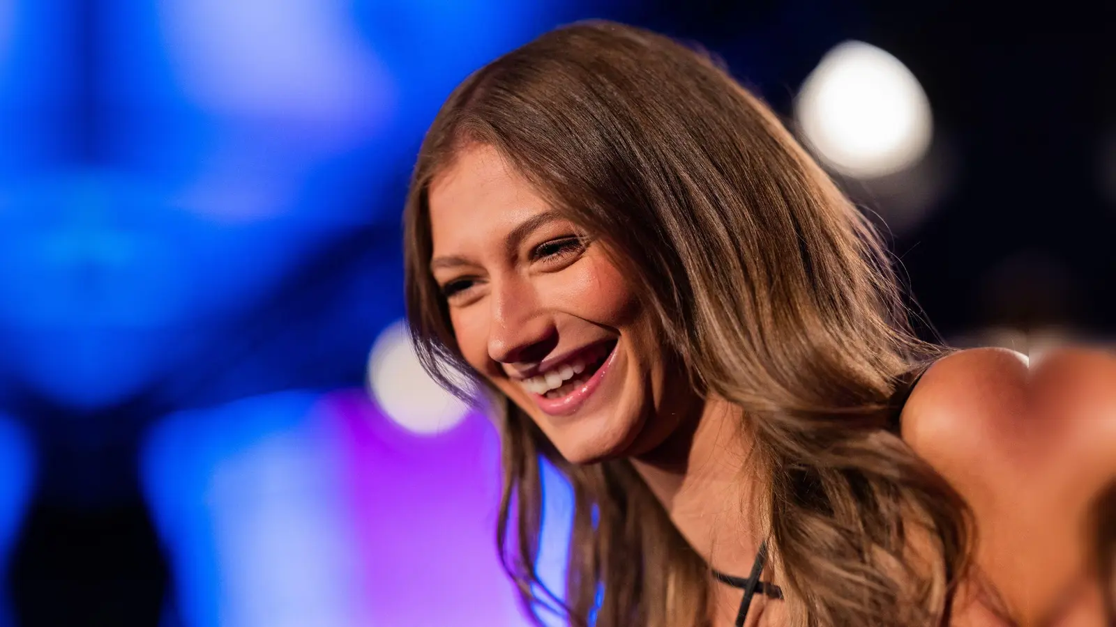 Die Sängerin Leony aus Cham ist in der Jury von The Voice Kids. (Bild: Rolf Vennenbernd/dpa)