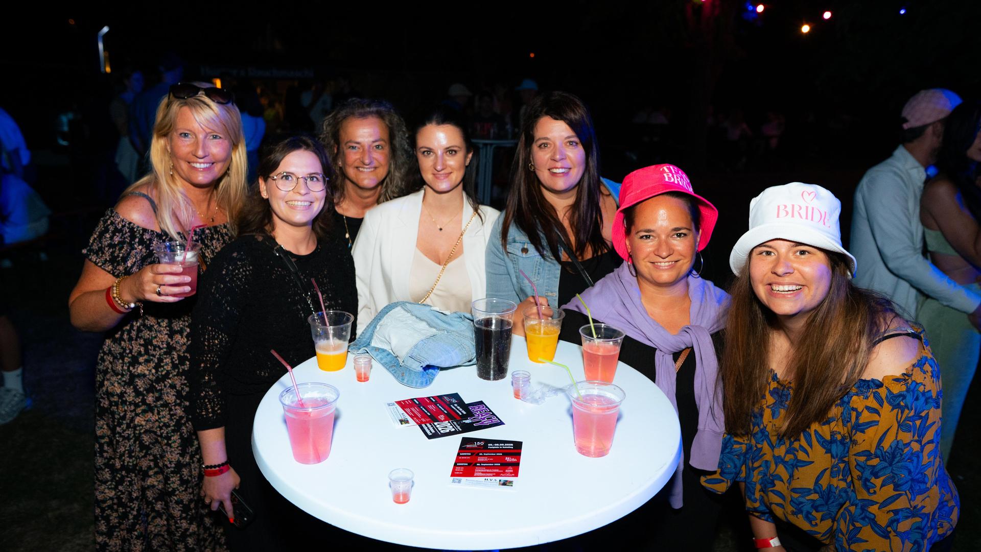 Bilder der Beach Party. (Bild: Hannes Stock)