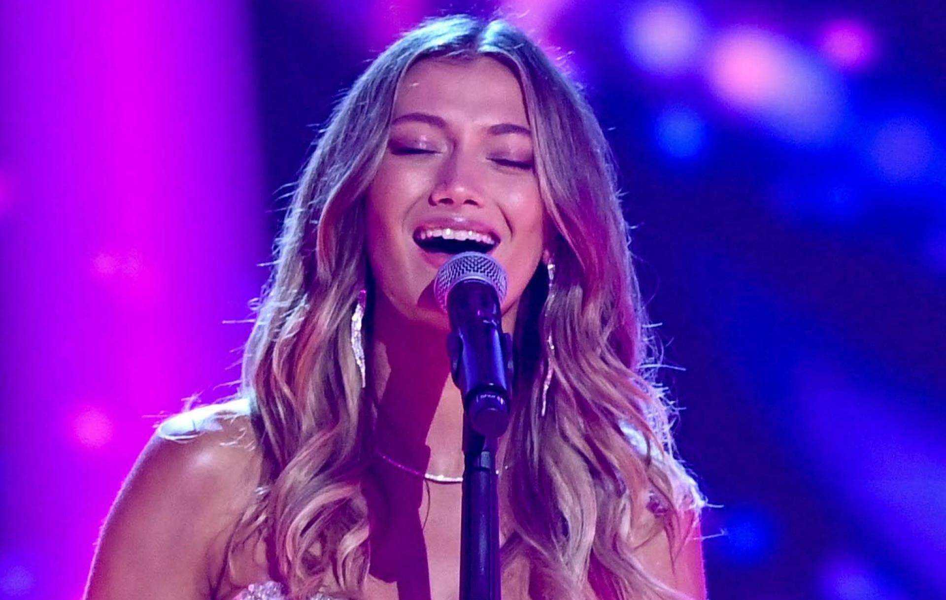 Überaus erfreulich geht für Sängerin Leony das Jahr zu Ende. Zum einen kommt diesen Freitag ein mit Giovanni Zarrella eingesungenes Weihnachtslied auf den Markt, zum anderen hat das Magazin Glamour sie zur „Woman of the Year“ gekürt. (Archivbild: Hendrik Schmidt/dpa)