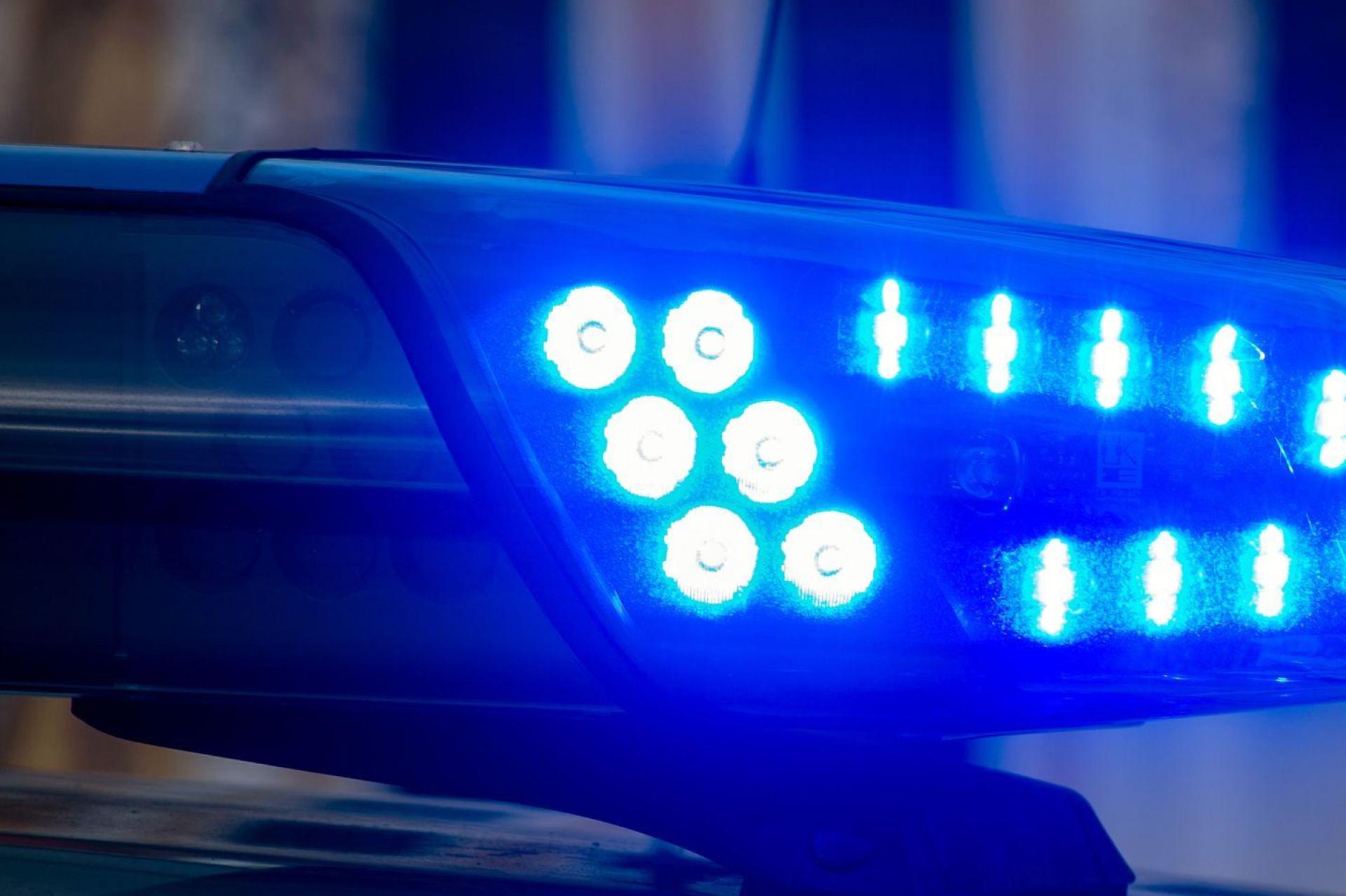 In Etzenricht wurde eine Frau von einem angeblichen Schädlingsbekämpfer betrogen. Polizei warnt vor unseriösen Anbietern. (Symbolbild: Marijan Murat/dpa)