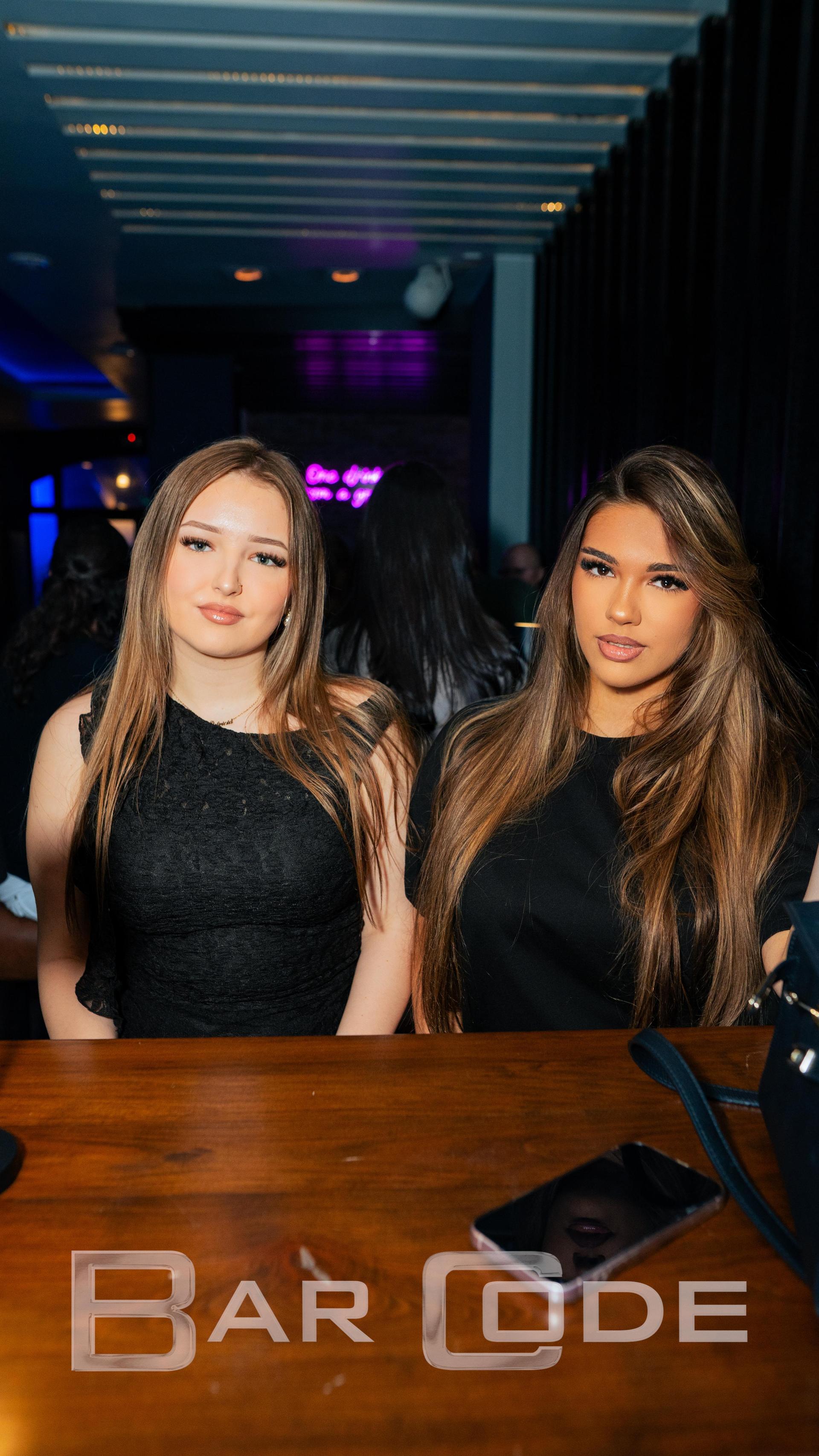 Cocktails, Bier und gute Laune gabs im Barcode am Samstagabend. (Bild: Hannes Stock)