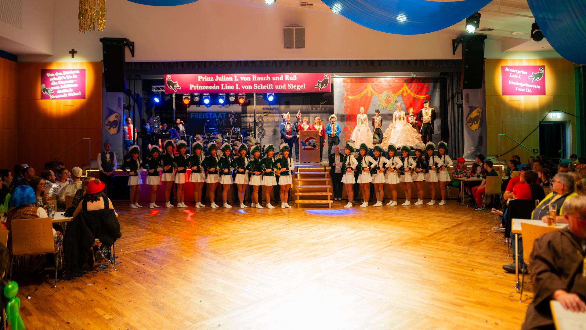 Die besten Bilder vom Lumpenball in Neustadt/WN. (Bild: Hannes Stock)