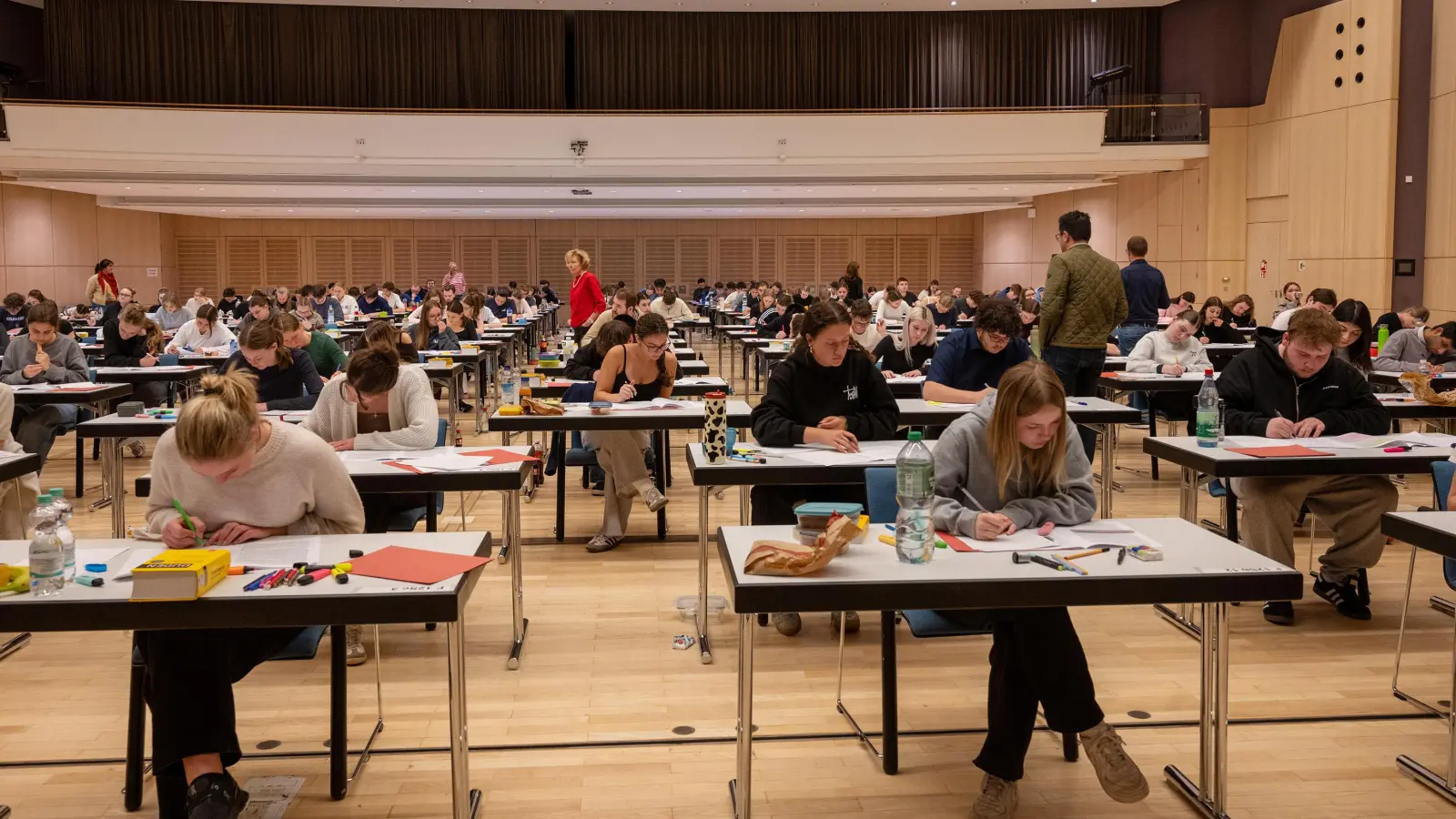 So sah der Auftakt zu den der Abiturprüfungen bei der FOS/BOS aus. (Bild: Winkler)